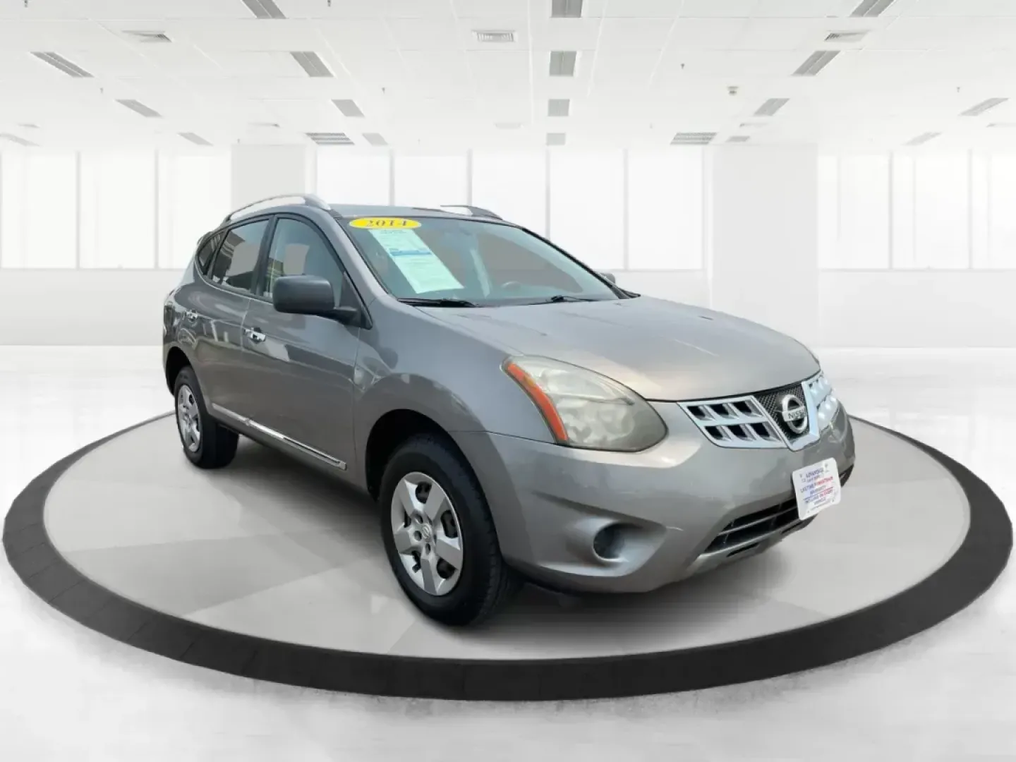 2014 Platinum Graphite Nissan Rogue Select S AWD (JN8AS5MV4EW) with an 2.5L L4 DOHC 16V engine, Continuously Variable Transmission transmission, located at 1184 Kauffman Ave, Fairborn, OH, 45324, (937) 908-9800, 39.807072, -84.031563 - Photo#0