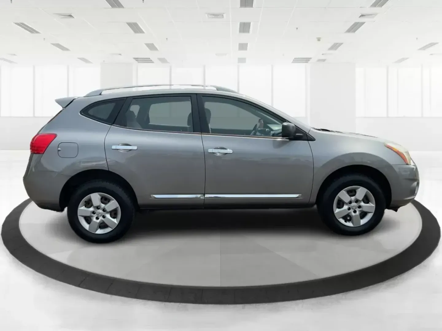 2014 Platinum Graphite Nissan Rogue Select S AWD (JN8AS5MV4EW) with an 2.5L L4 DOHC 16V engine, Continuously Variable Transmission transmission, located at 1184 Kauffman Ave, Fairborn, OH, 45324, (937) 908-9800, 39.807072, -84.031563 - Photo#1