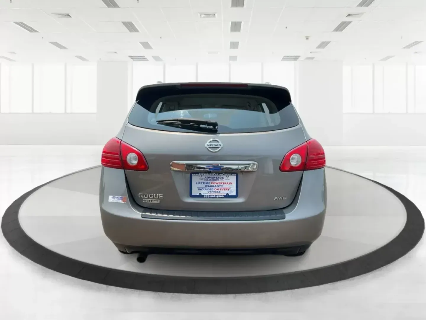 2014 Platinum Graphite Nissan Rogue Select S AWD (JN8AS5MV4EW) with an 2.5L L4 DOHC 16V engine, Continuously Variable Transmission transmission, located at 1184 Kauffman Ave, Fairborn, OH, 45324, (937) 908-9800, 39.807072, -84.031563 - Photo#3