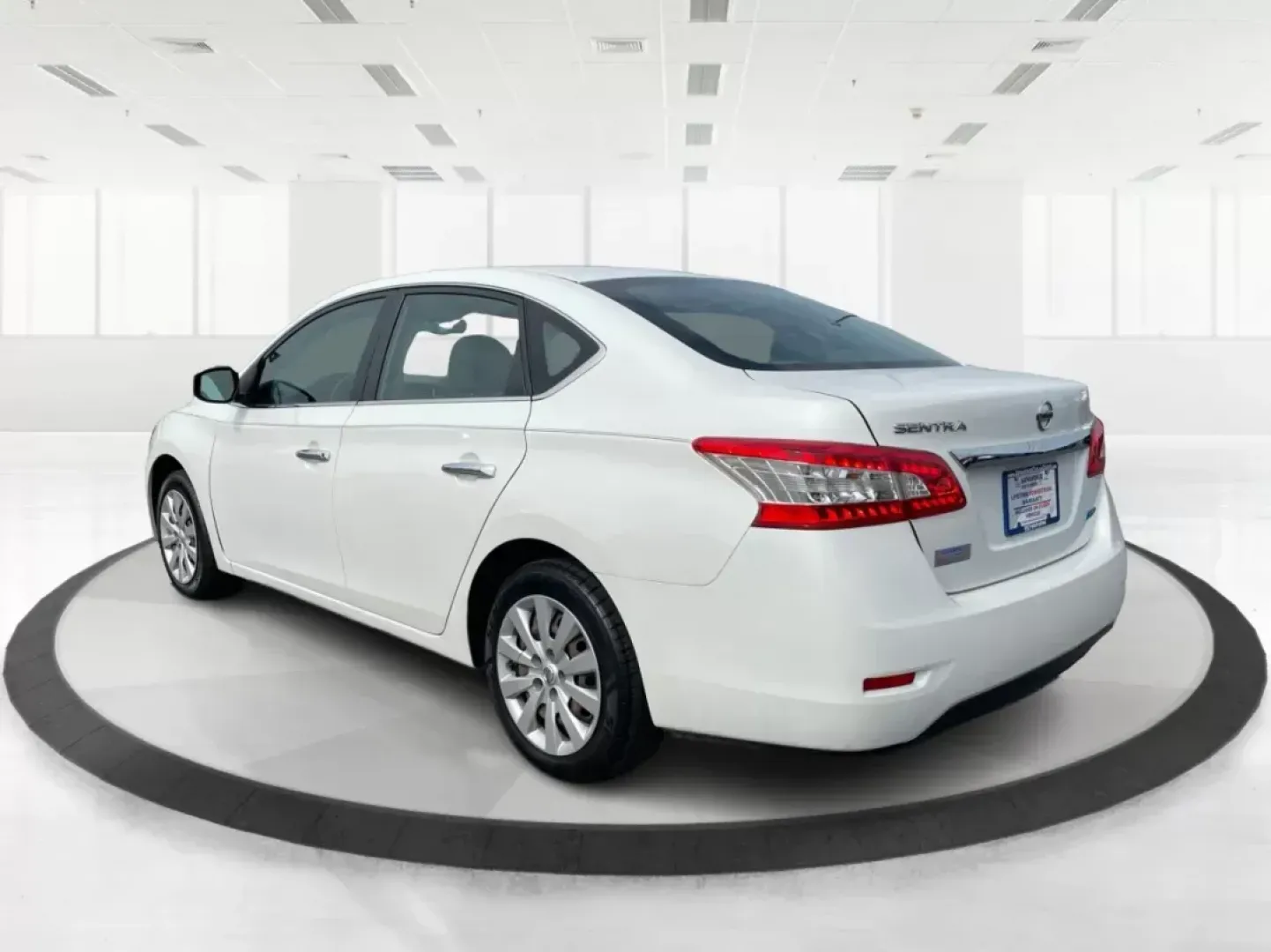 2014 Nissan Sentra S (3N1AB7AP8EL) with an 1.8L I-4 DOHC engine, located at 1230 East Main St, Xenia, OH, 45385, (937) 908-9800, 39.688042, -83.910538 - Photo#4