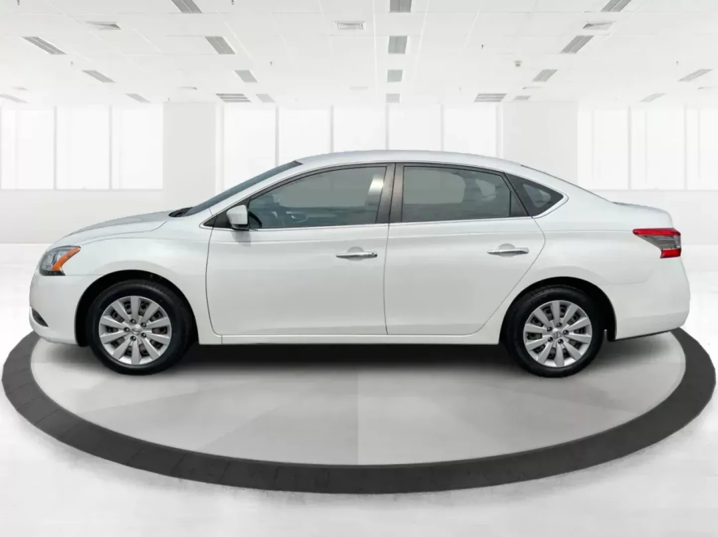 2014 Nissan Sentra S (3N1AB7AP8EL) with an 1.8L I-4 DOHC engine, located at 1230 East Main St, Xenia, OH, 45385, (937) 908-9800, 39.688042, -83.910538 - Photo#5