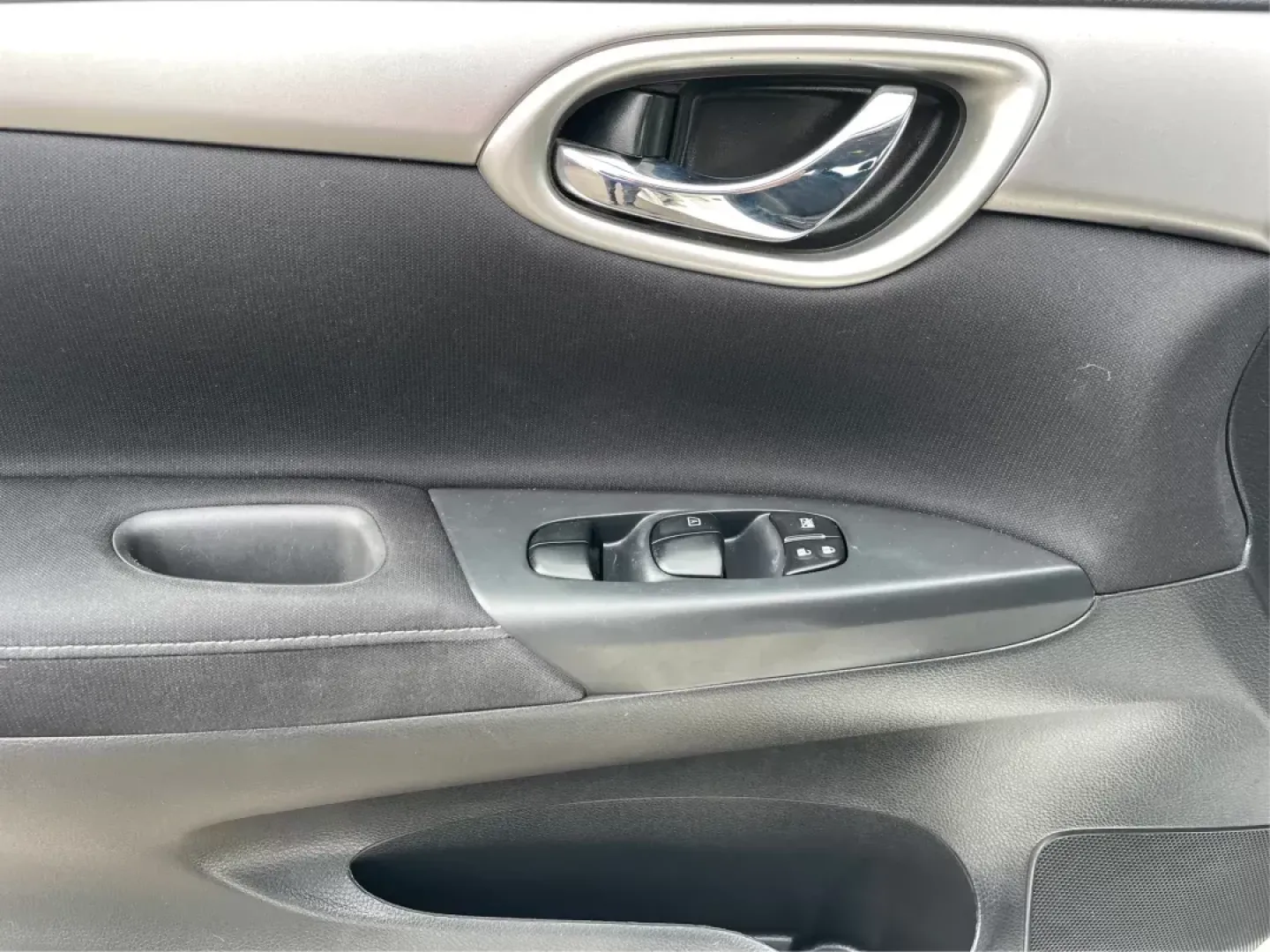 2014 Nissan Sentra S (3N1AB7AP8EL) with an 1.8L I-4 DOHC engine, located at 1230 East Main St, Xenia, OH, 45385, (937) 908-9800, 39.688042, -83.910538 - Photo#18
