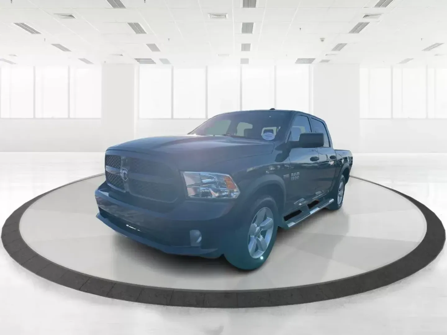 2014 Ram 1500 Tradesman Crew Cab SWB 4WD (3C6RR7KT8EG) with an 5.7L V8 OHV 16V engine, 8-Speed Automatic transmission, located at 4508 South Dixie Dr, Moraine, OH, 45439, (937) 908-9800, 39.807072, -84.031563 - Photo#7
