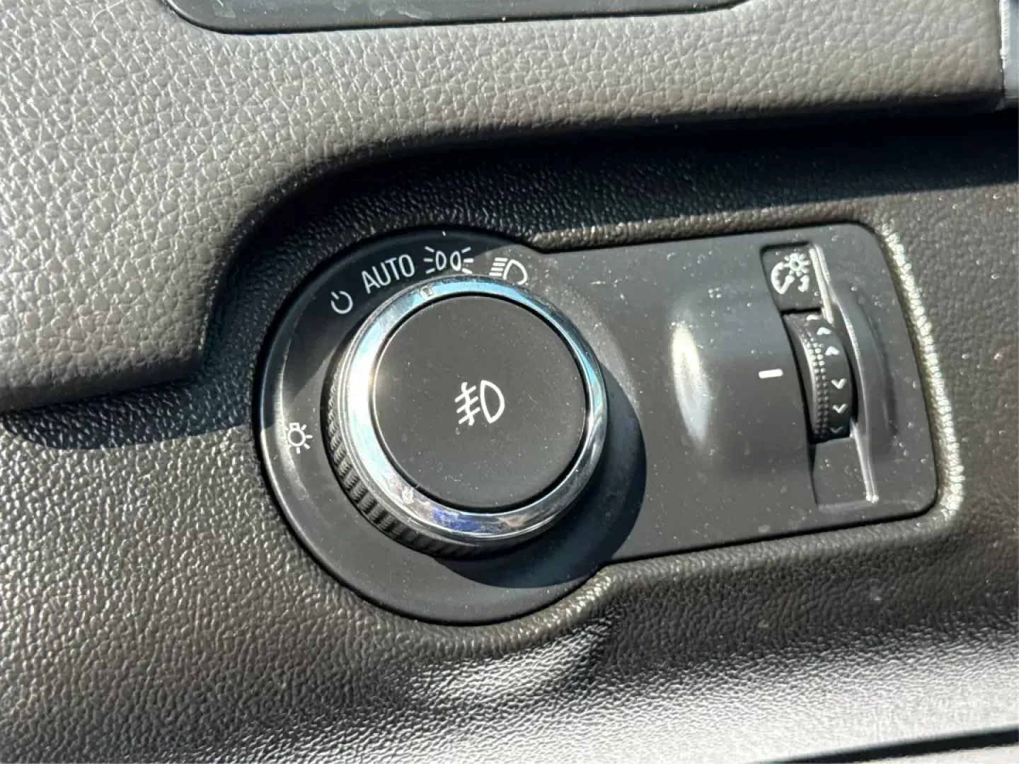 2015 Buick Regal Turbo/e-Assist Premium I (2G4GN5EX7F9) with an Other engine, located at 4508 South Dixie Dr, Moraine, OH, 45439, (937) 908-9800, 39.807072, -84.031563 - Photo#16