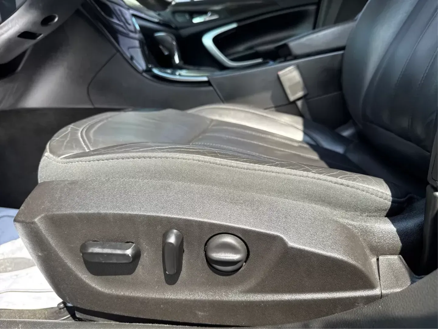 2015 Buick Regal Turbo/e-Assist Premium I (2G4GN5EX7F9) with an Other engine, located at 4508 South Dixie Dr, Moraine, OH, 45439, (937) 908-9800, 39.807072, -84.031563 - Photo#17