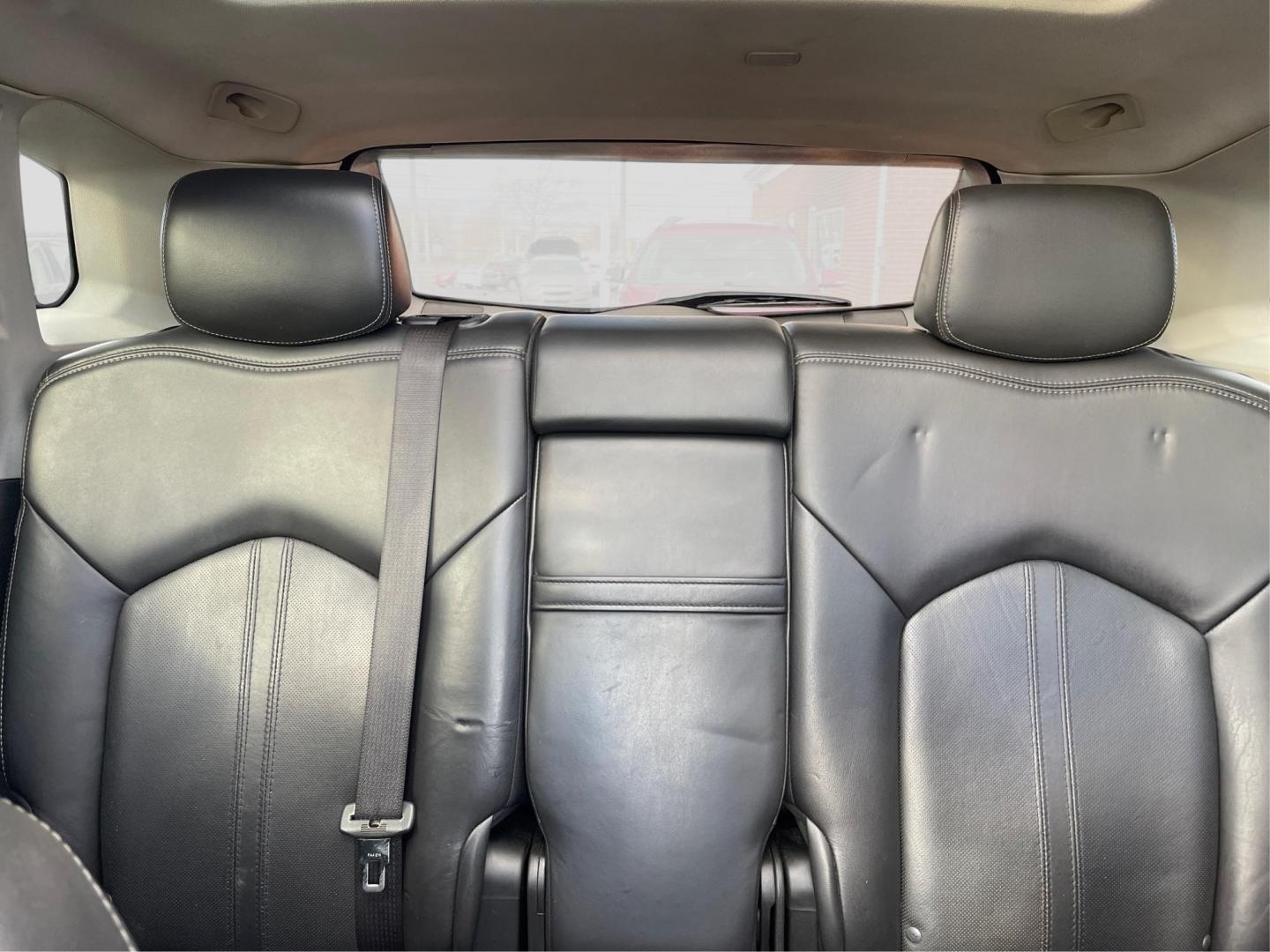 2015 Graphite Metallic Cadillac SRX Luxury Collection FWD (3GYFNBE3XFS) with an 3.6L V6 DOHC 24V FFV engine, 6-Speed Automatic transmission, located at 1951 S Dayton Lakeview Rd., New Carlisle, OH, 45344, (937) 908-9800, 39.890999, -84.050255 - Photo#13