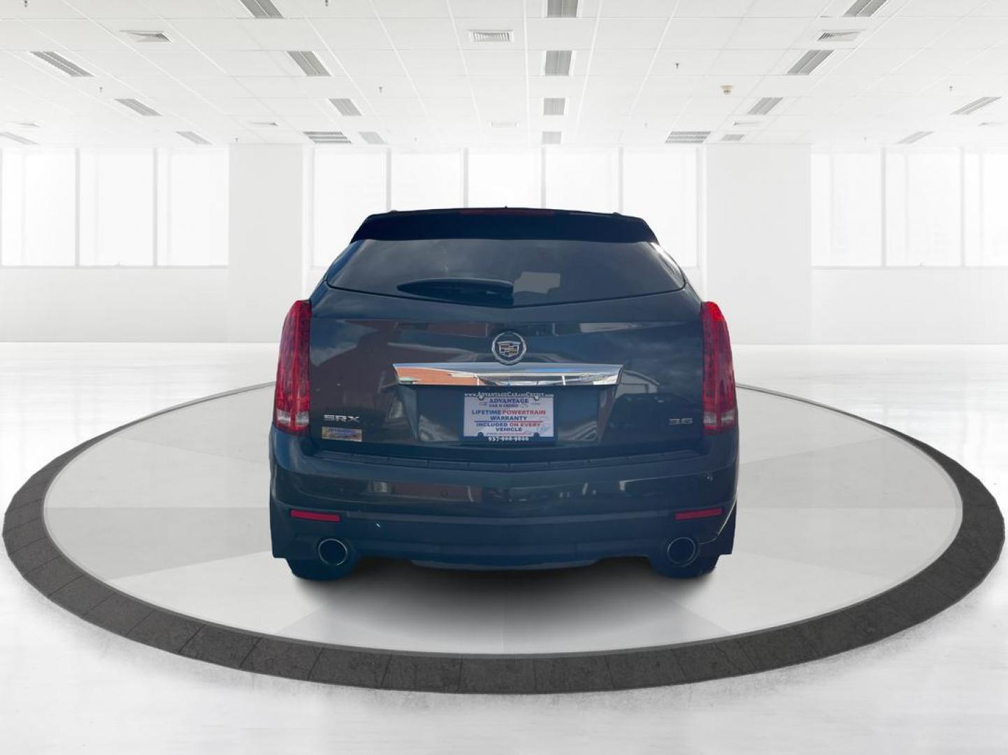2015 Graphite Metallic Cadillac SRX Luxury Collection FWD (3GYFNBE3XFS) with an 3.6L V6 DOHC 24V FFV engine, 6-Speed Automatic transmission, located at 1951 S Dayton Lakeview Rd., New Carlisle, OH, 45344, (937) 908-9800, 39.890999, -84.050255 - Photo#3