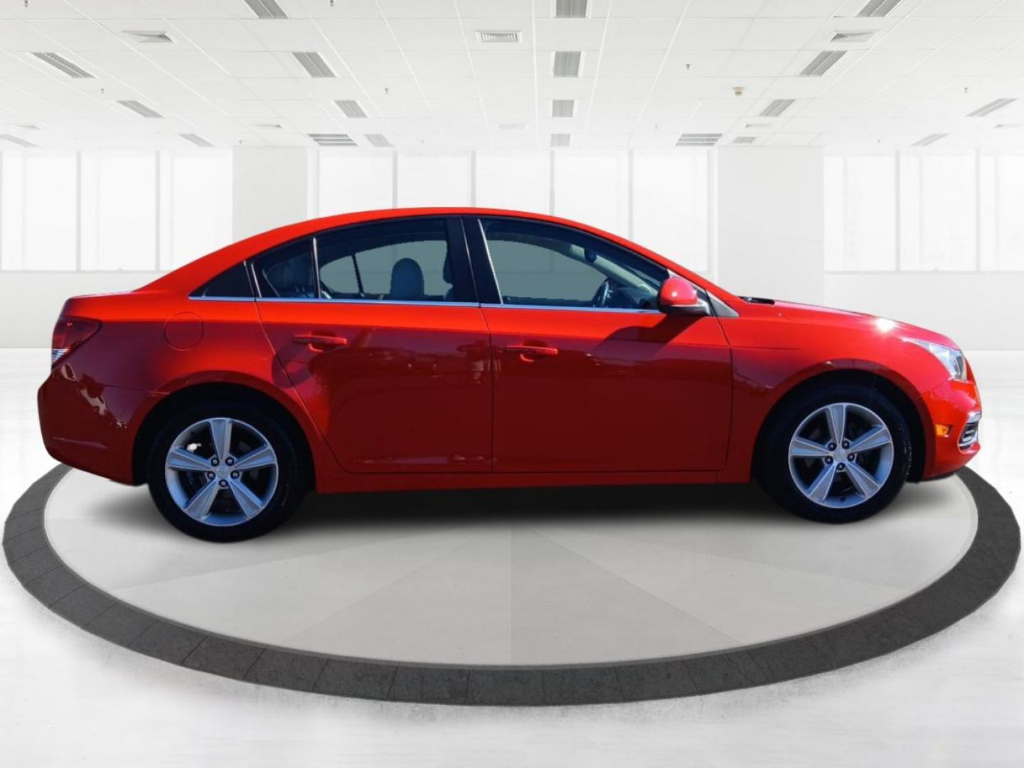 2015 Chevrolet Cruze 2LT Auto (1G1PE5SB6F7) with an 1.4L L4 DOHC 16V TURBO engine, 6-Speed Automatic transmission, located at 401 Woodman Dr, Riverside, OH, 45431, (937) 908-9800, 39.761024, -84.120956 - Photo#1