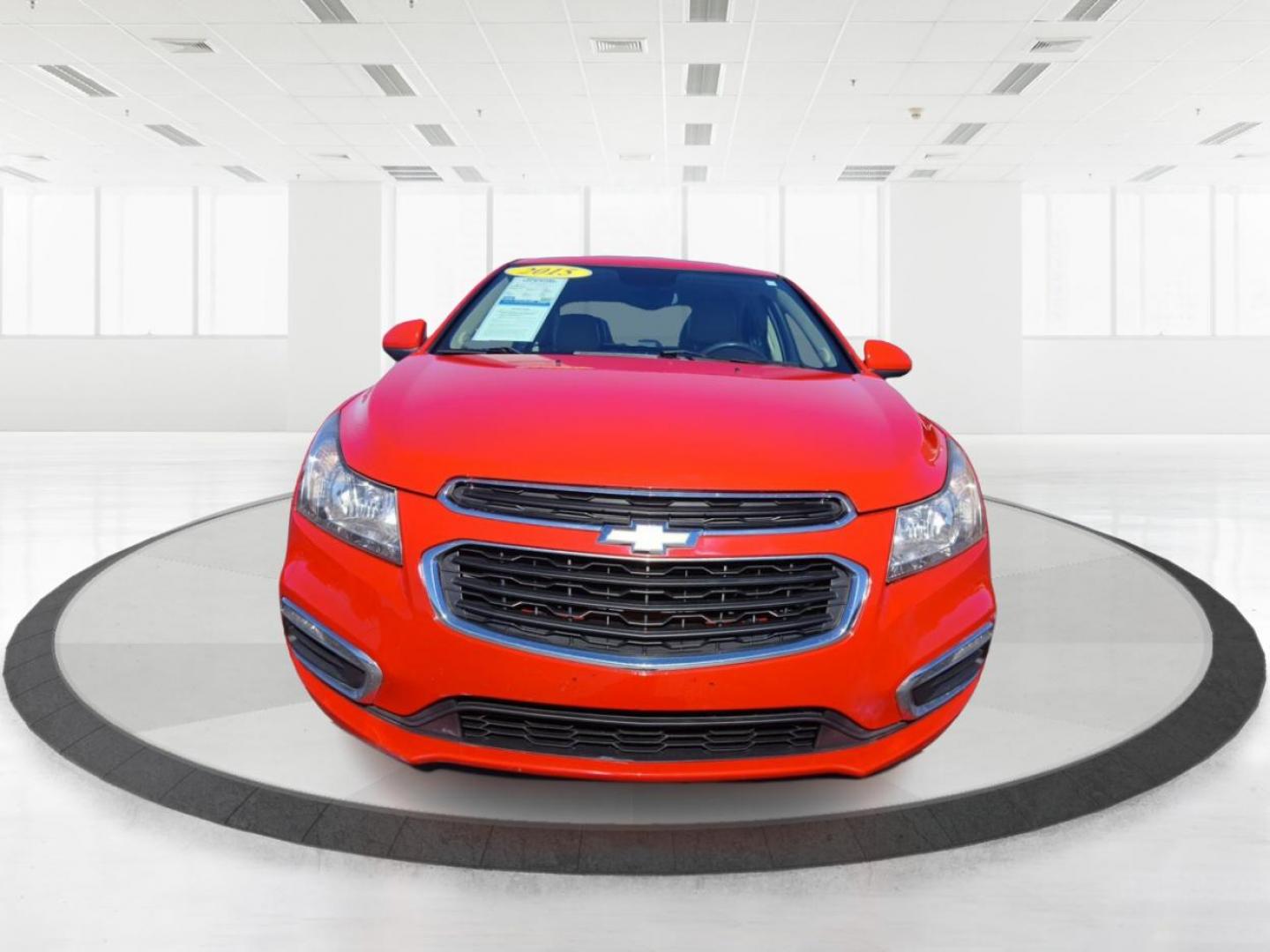 2015 Chevrolet Cruze 2LT Auto (1G1PE5SB6F7) with an 1.4L L4 DOHC 16V TURBO engine, 6-Speed Automatic transmission, located at 401 Woodman Dr, Riverside, OH, 45431, (937) 908-9800, 39.761024, -84.120956 - Photo#6