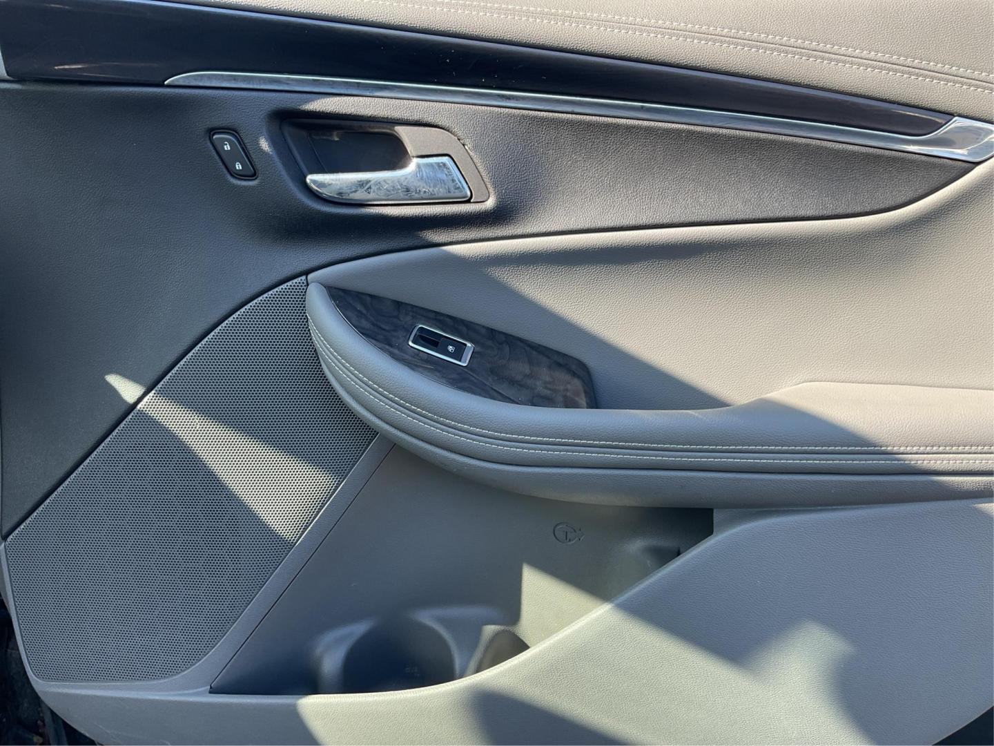 2015 Chevrolet Impala 2LT (2G1125S32F9) with an 3.6L V-6 gasoline direct injection engine, located at 1099 N County Rd 25A , Troy, OH, 45373, (937) 908-9800, 40.057041, -84.215462 - Photo#18