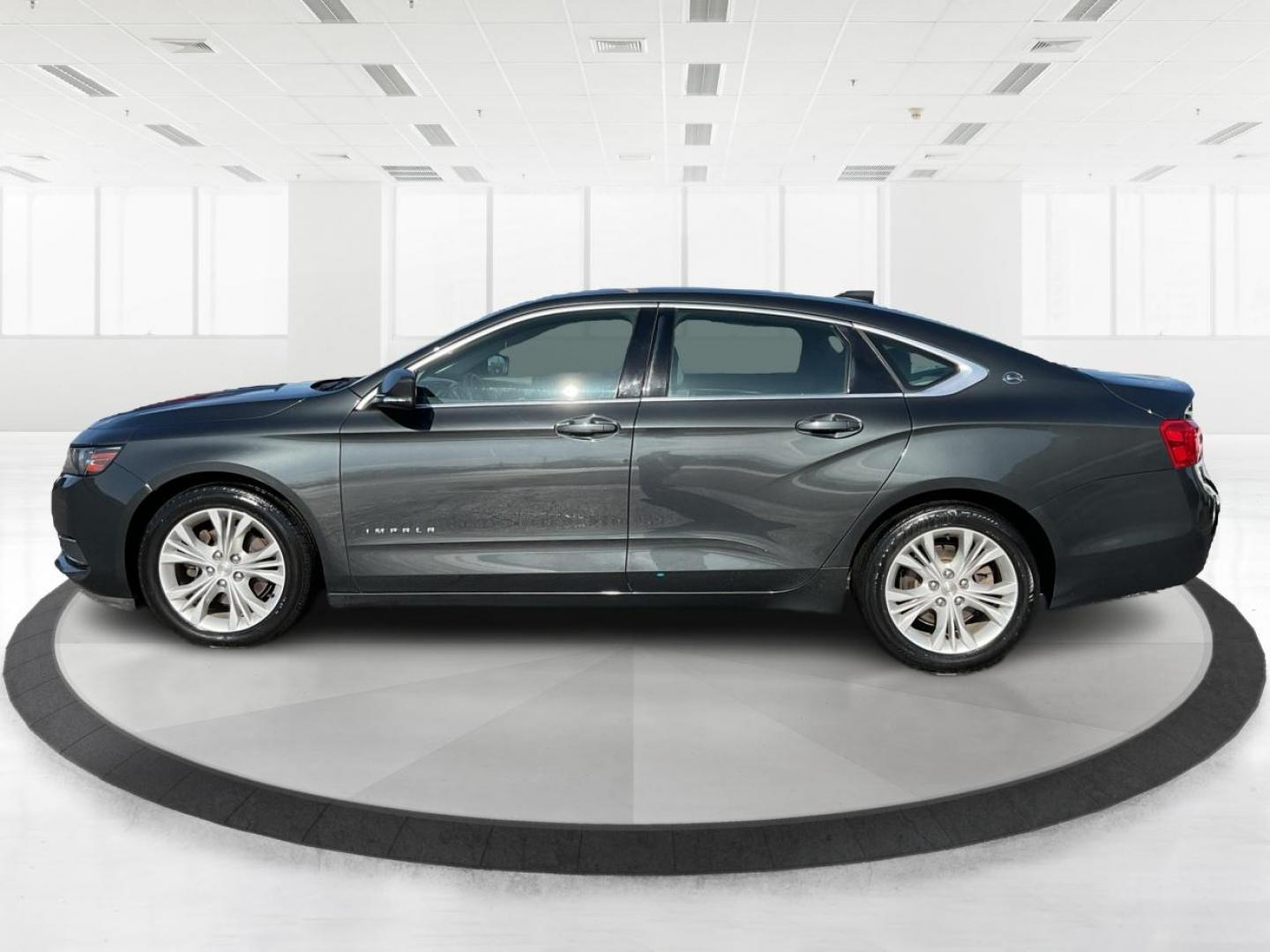 2015 Chevrolet Impala 2LT (2G1125S32F9) with an 3.6L V-6 gasoline direct injection engine, located at 1099 N County Rd 25A , Troy, OH, 45373, (937) 908-9800, 40.057041, -84.215462 - Photo#5