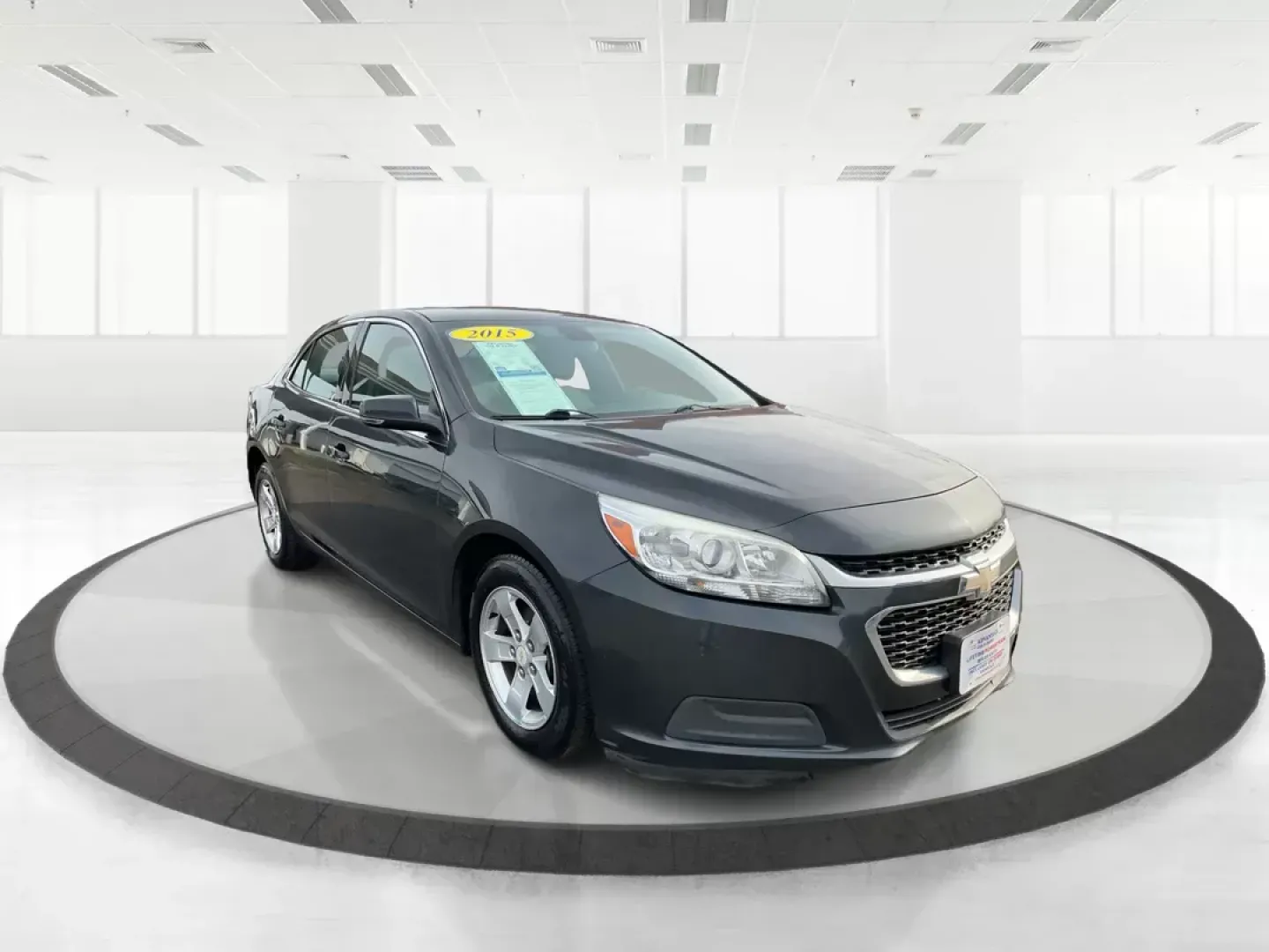 2015 Chevrolet Malibu 1LT (1G11C5SL4FF) with an ECOTEC 2.5L I-4 gasoline direct injection engine, located at 4508 South Dixie Dr, Moraine, OH, 45439, (937) 908-9800, 39.807072, -84.031563 - Photo#0