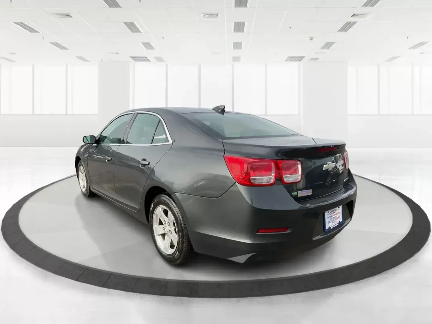 2015 Chevrolet Malibu 1LT (1G11C5SL4FF) with an ECOTEC 2.5L I-4 gasoline direct injection engine, located at 4508 South Dixie Dr, Moraine, OH, 45439, (937) 908-9800, 39.807072, -84.031563 - Photo#4