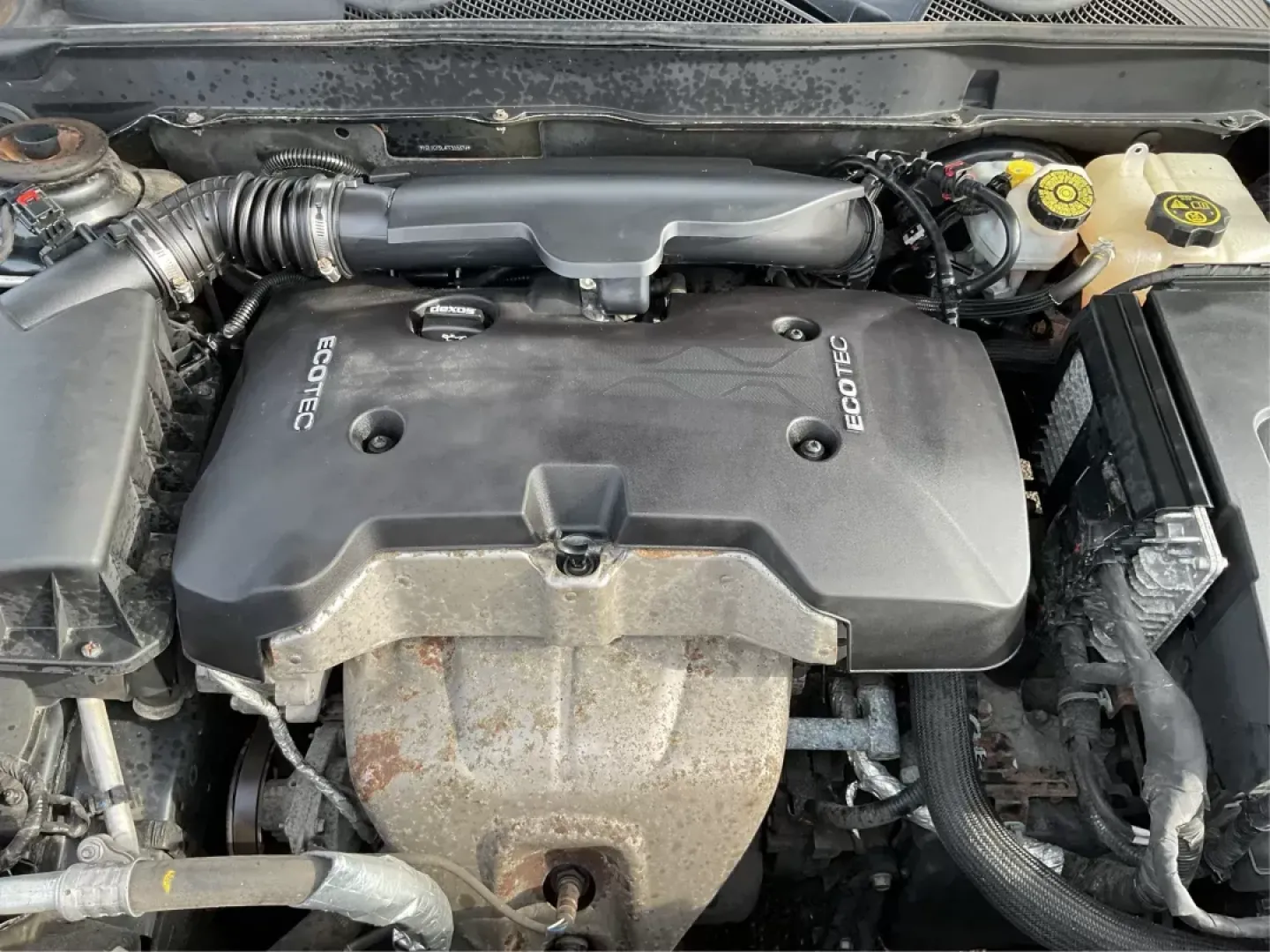 2015 Chevrolet Malibu 1LT (1G11C5SL4FF) with an ECOTEC 2.5L I-4 gasoline direct injection engine, located at 4508 South Dixie Dr, Moraine, OH, 45439, (937) 908-9800, 39.807072, -84.031563 - Photo#10