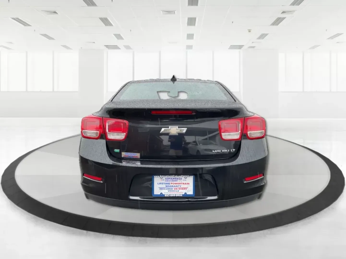 2015 Chevrolet Malibu 1LT (1G11C5SL0FF) with an ECOTEC 2.5L I-4 gasoline direct injection engine, located at 401 Woodman Dr, Riverside, OH, 45431, (937) 908-9800, 39.761024, -84.120956 - Photo#3