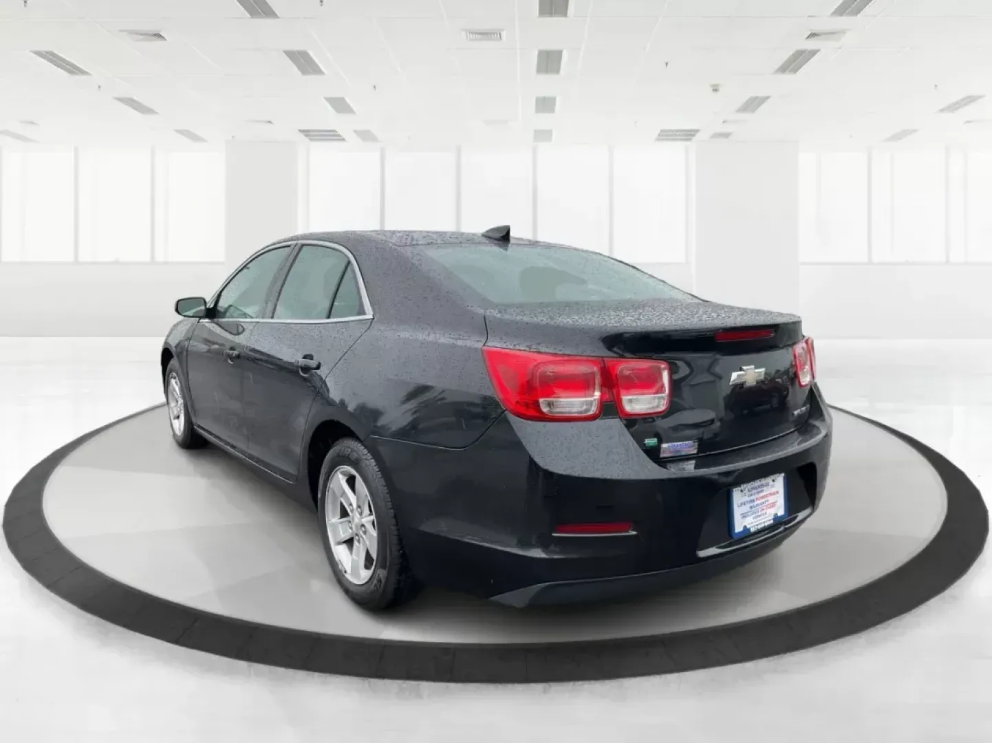 2015 Chevrolet Malibu 1LT (1G11C5SL0FF) with an ECOTEC 2.5L I-4 gasoline direct injection engine, located at 401 Woodman Dr, Riverside, OH, 45431, (937) 908-9800, 39.761024, -84.120956 - Photo#4