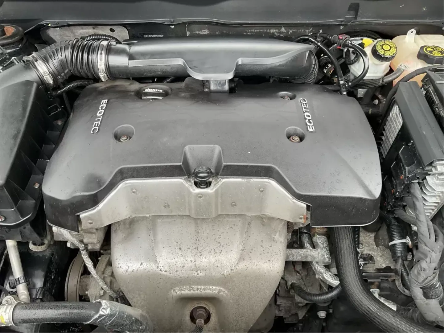 2015 Chevrolet Malibu 1LT (1G11C5SL0FF) with an ECOTEC 2.5L I-4 gasoline direct injection engine, located at 401 Woodman Dr, Riverside, OH, 45431, (937) 908-9800, 39.761024, -84.120956 - Photo#10