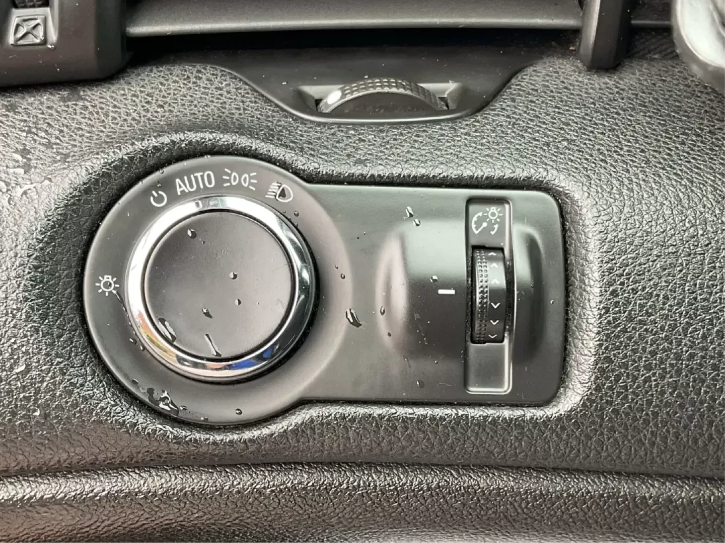2015 Chevrolet Malibu 1LT (1G11C5SL0FF) with an ECOTEC 2.5L I-4 gasoline direct injection engine, located at 401 Woodman Dr, Riverside, OH, 45431, (937) 908-9800, 39.761024, -84.120956 - Photo#16