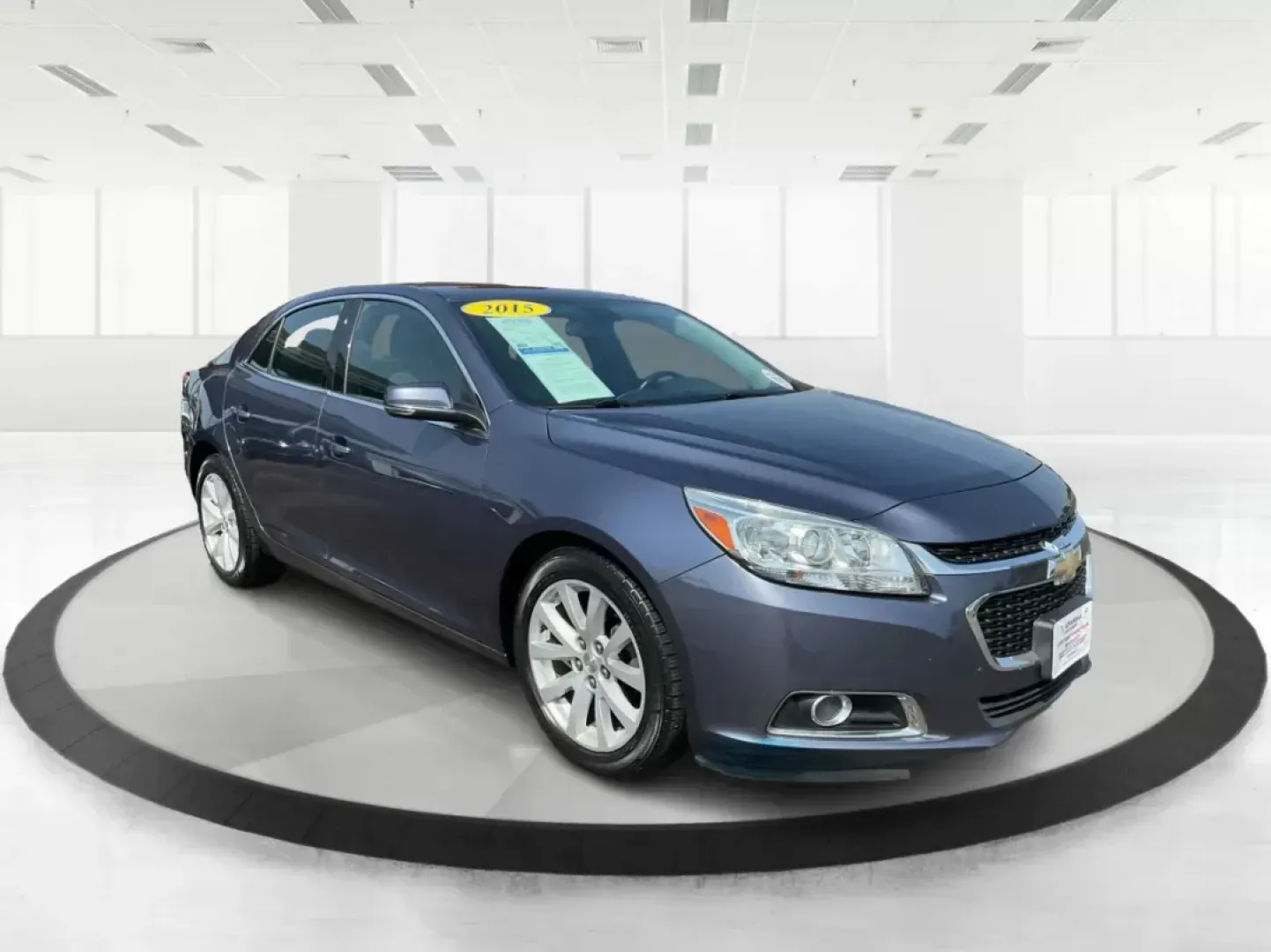 2015 Chevrolet Malibu 2LT (1G11D5SL8FF) with an ECOTEC 2.5L I-4 gasoline direct injection engine, located at 880 E. National Road, OH, 45377, (937) 908-9800, 39.891918, -84.183975 - Photo#0
