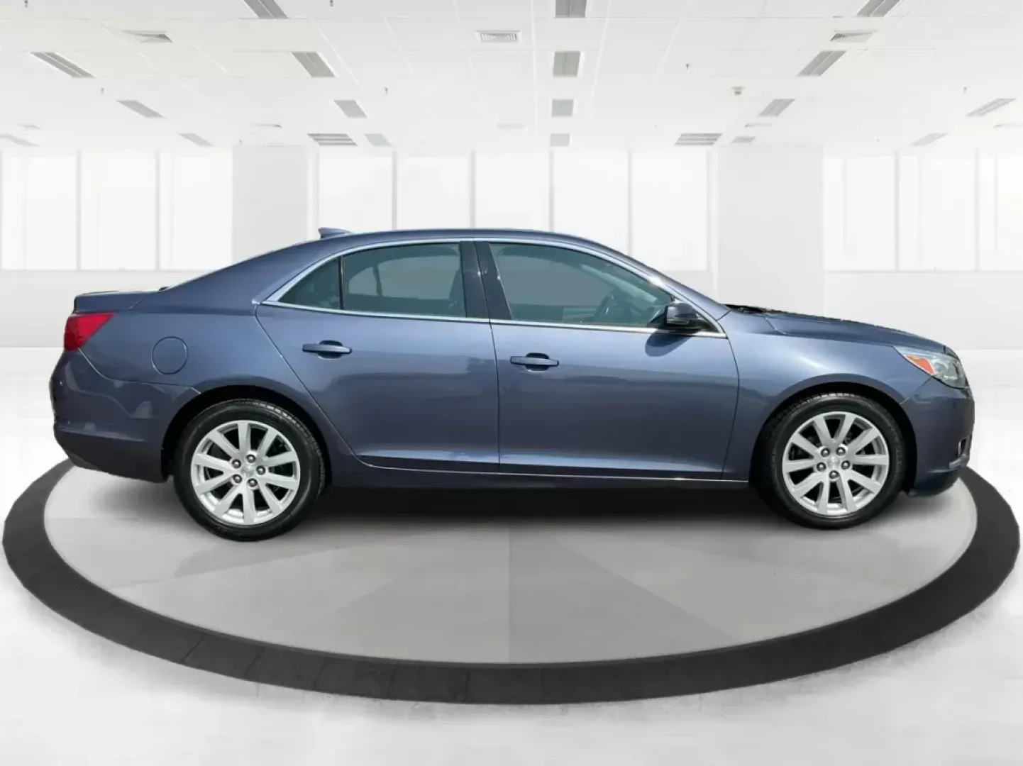 2015 Chevrolet Malibu 2LT (1G11D5SL8FF) with an ECOTEC 2.5L I-4 gasoline direct injection engine, located at 880 E. National Road, OH, 45377, (937) 908-9800, 39.891918, -84.183975 - Photo#1