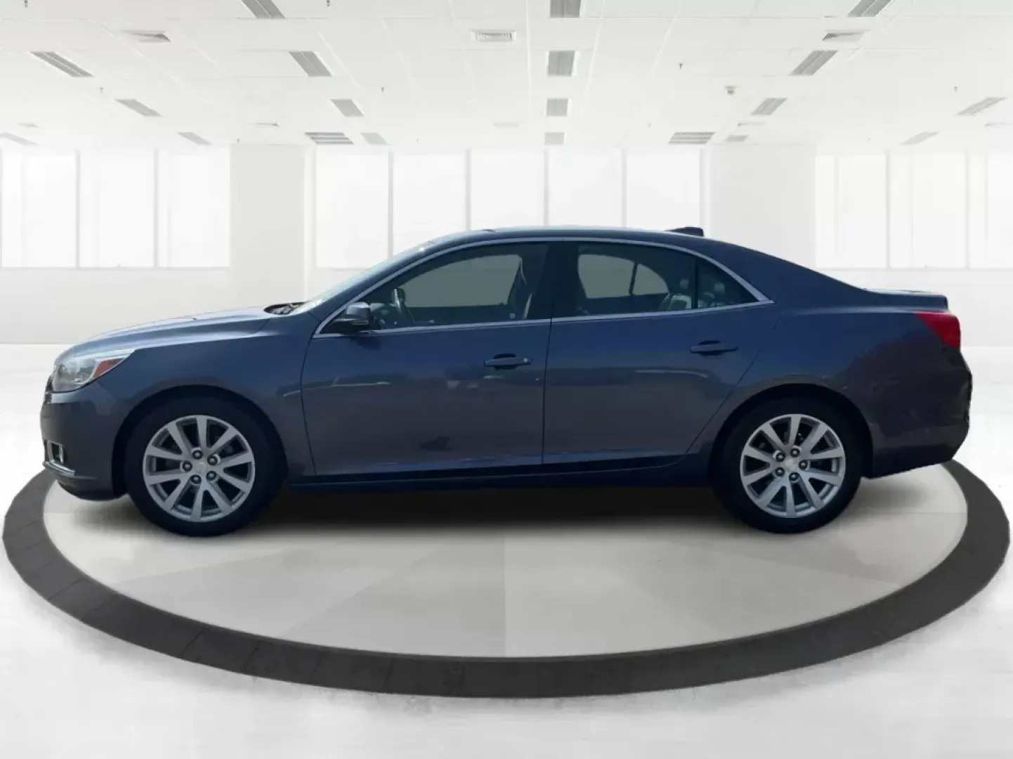 2015 Chevrolet Malibu 2LT (1G11D5SL8FF) with an ECOTEC 2.5L I-4 gasoline direct injection engine, located at 880 E. National Road, OH, 45377, (937) 908-9800, 39.891918, -84.183975 - Photo#5