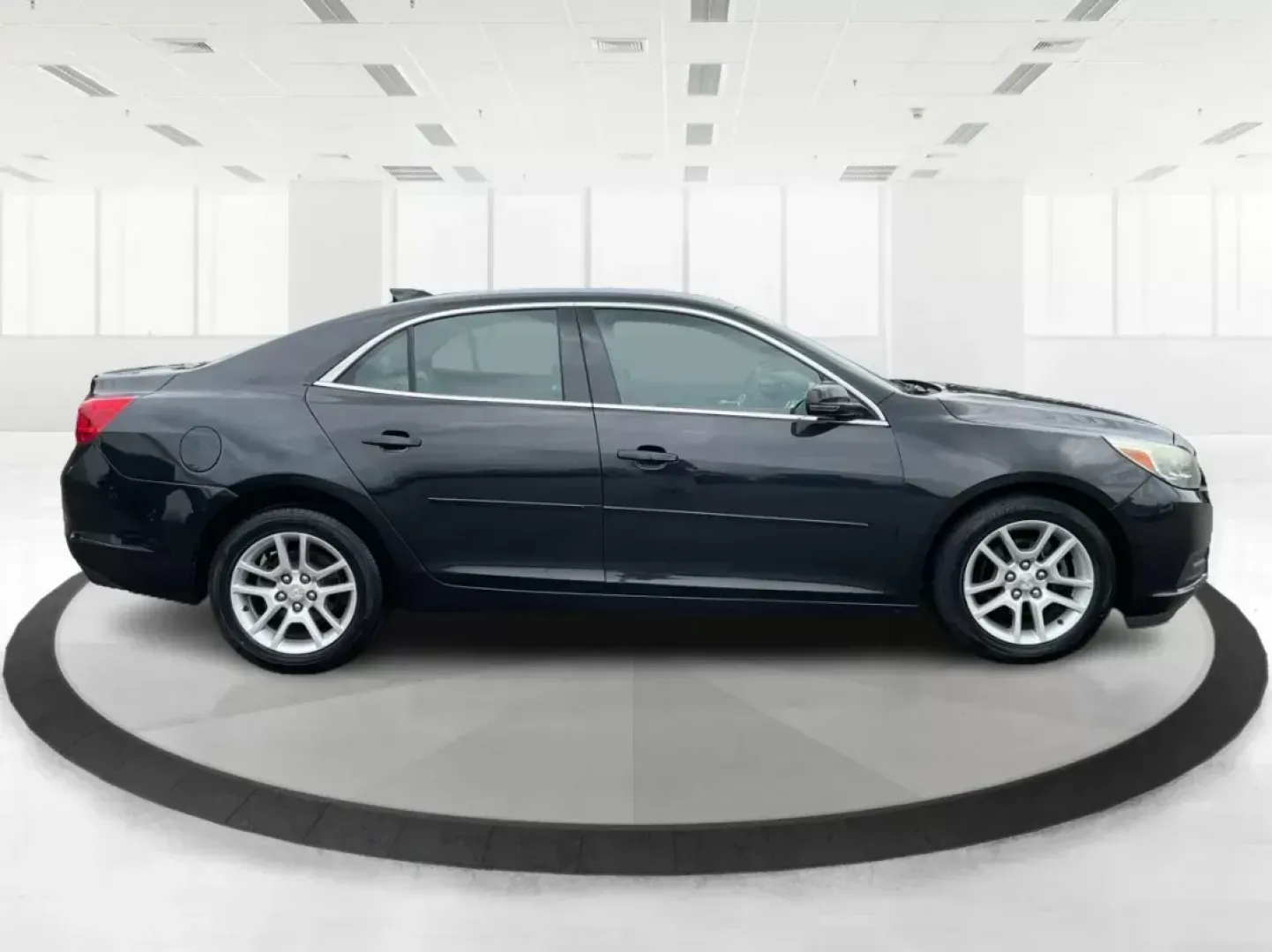 2015 Chevrolet Malibu 1LT (1G11C5SL0FF) with an ECOTEC 2.5L I-4 gasoline direct injection engine, located at 880 E. National Road, OH, 45377, (937) 908-9800, 39.891918, -84.183975 - Photo#1