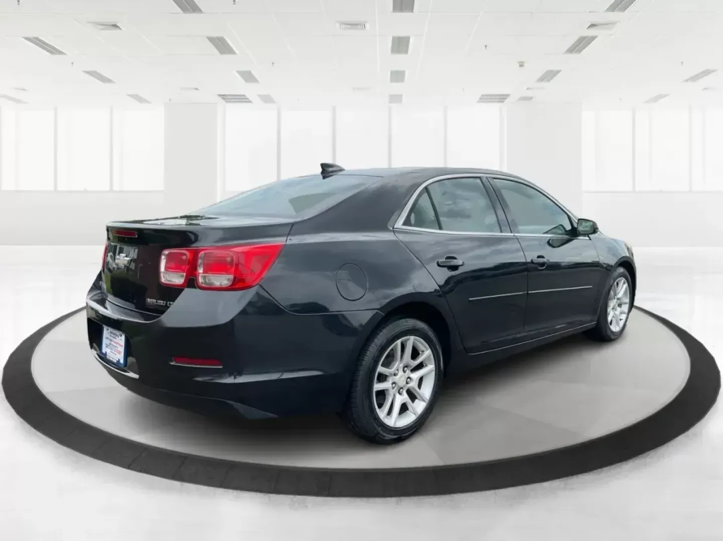 2015 Chevrolet Malibu 1LT (1G11C5SL0FF) with an ECOTEC 2.5L I-4 gasoline direct injection engine, located at 880 E. National Road, OH, 45377, (937) 908-9800, 39.891918, -84.183975 - Photo#2