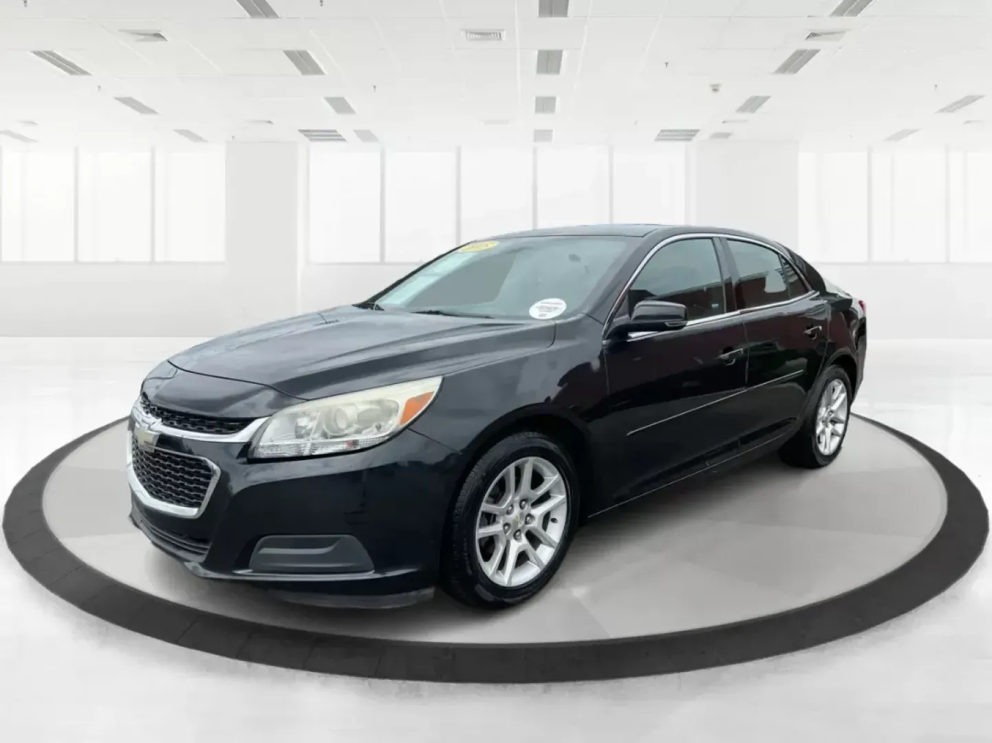2015 Chevrolet Malibu 1LT (1G11C5SL0FF) with an ECOTEC 2.5L I-4 gasoline direct injection engine, located at 880 E. National Road, OH, 45377, (937) 908-9800, 39.891918, -84.183975 - Photo#7