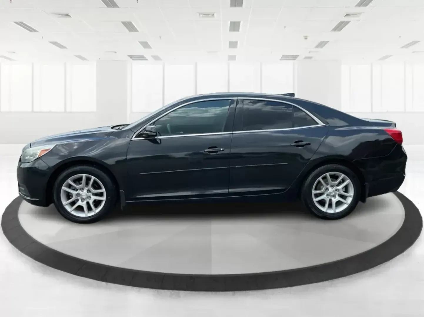 2015 Chevrolet Malibu 1LT (1G11C5SL6FF) with an ECOTEC 2.5L I-4 gasoline direct injection engine, located at 1184 Kauffman Ave, Fairborn, OH, 45324, (937) 908-9800, 39.807072, -84.031563 - Photo#5
