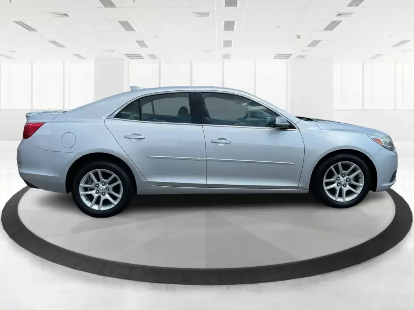 2015 Chevrolet Malibu 1LT (1G11C5SL9FU) with an ECOTEC 2.5L I-4 gasoline direct injection engine, located at 4508 South Dixie Dr, Moraine, OH, 45439, (937) 908-9800, 39.807072, -84.031563 - Photo#1