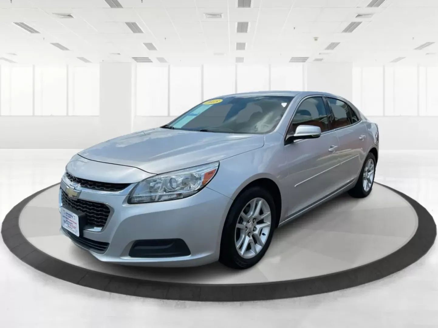 2015 Chevrolet Malibu 1LT (1G11C5SL9FU) with an ECOTEC 2.5L I-4 gasoline direct injection engine, located at 4508 South Dixie Dr, Moraine, OH, 45439, (937) 908-9800, 39.807072, -84.031563 - Photo#7