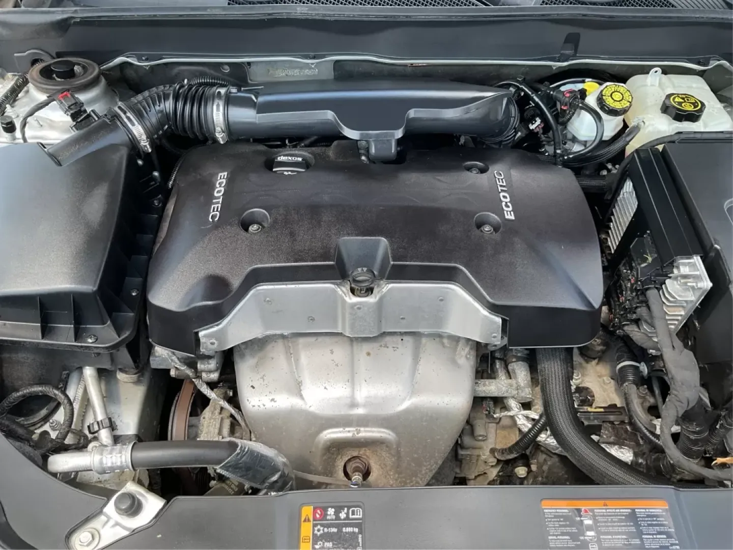 2015 Chevrolet Malibu 1LT (1G11C5SL9FU) with an ECOTEC 2.5L I-4 gasoline direct injection engine, located at 4508 South Dixie Dr, Moraine, OH, 45439, (937) 908-9800, 39.807072, -84.031563 - Photo#10
