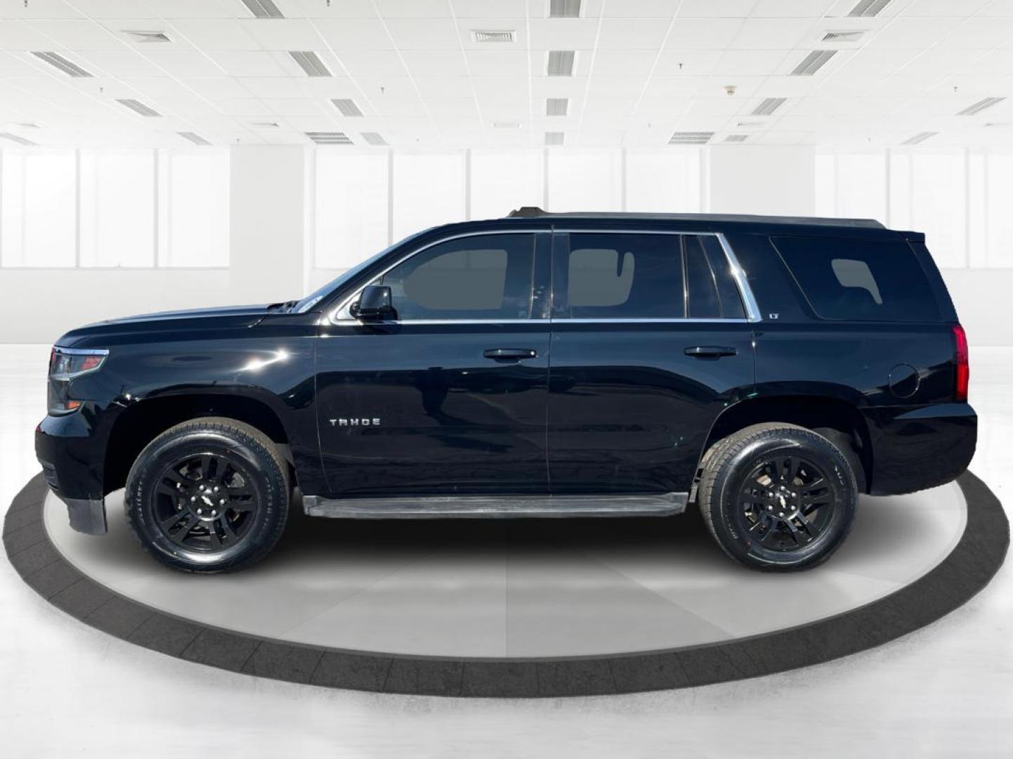 2015 Chevrolet Tahoe LT (1GNSKBKC1FR) with an Other engine, located at 880 E. National Road, OH, 45377, (937) 908-9800, 39.891918, -84.183975 - Photo#5