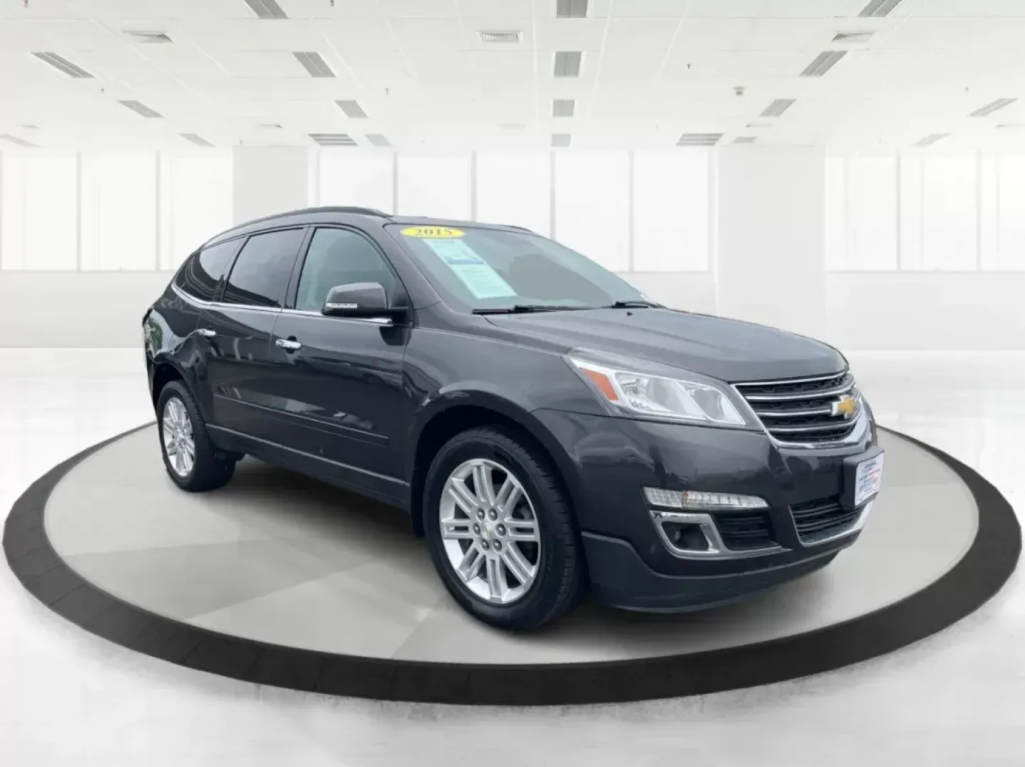 2015 Chevrolet Traverse 1LT (1GNKVGKD8FJ) with an 3.6L V-6 gasoline direct injection engine, located at 1184 Kauffman Ave, Fairborn, OH, 45324, (937) 908-9800, 39.807072, -84.031563 - Photo#0