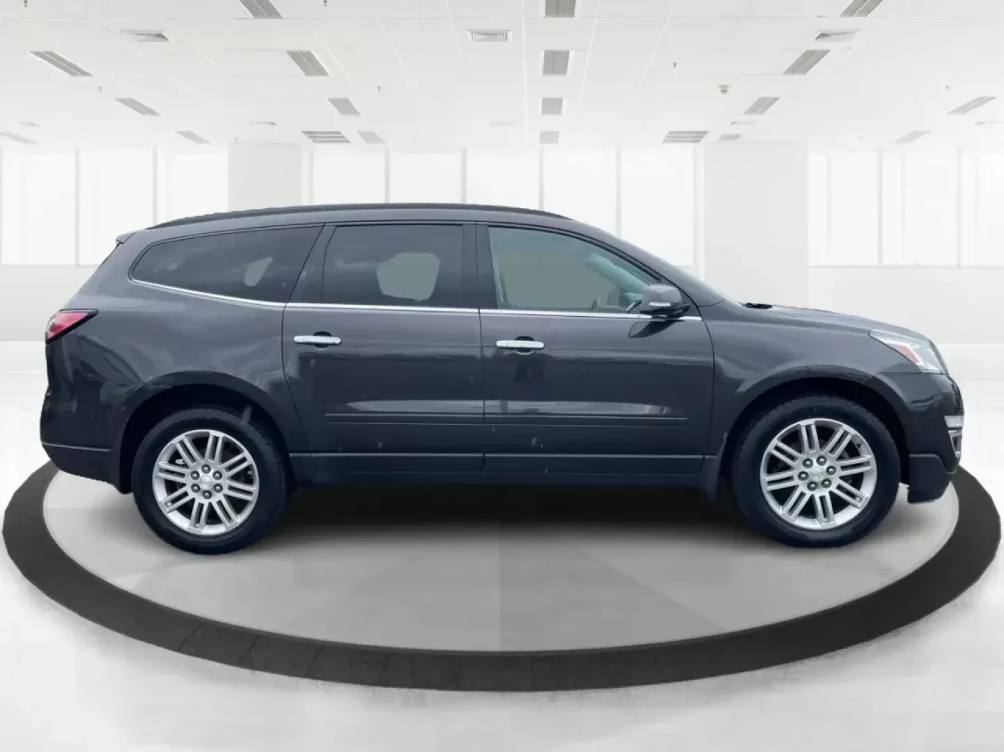 2015 Chevrolet Traverse 1LT (1GNKVGKD8FJ) with an 3.6L V-6 gasoline direct injection engine, located at 1184 Kauffman Ave, Fairborn, OH, 45324, (937) 908-9800, 39.807072, -84.031563 - Photo#1