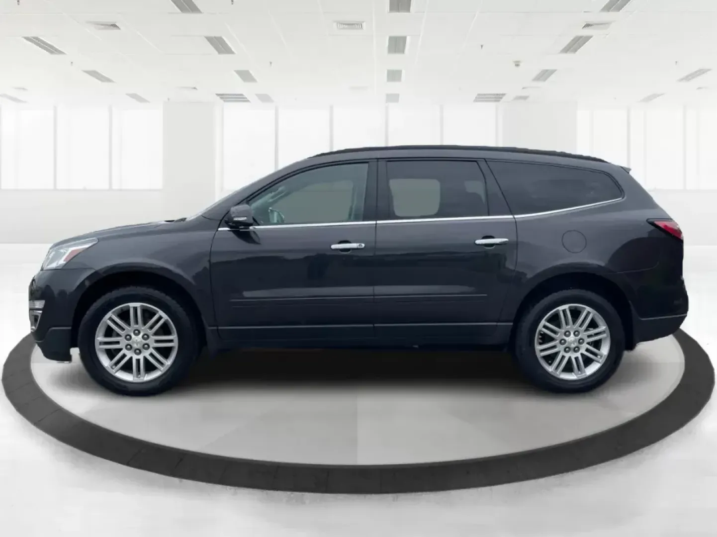 2015 Chevrolet Traverse 1LT (1GNKVGKD8FJ) with an 3.6L V-6 gasoline direct injection engine, located at 1184 Kauffman Ave, Fairborn, OH, 45324, (937) 908-9800, 39.807072, -84.031563 - Photo#5