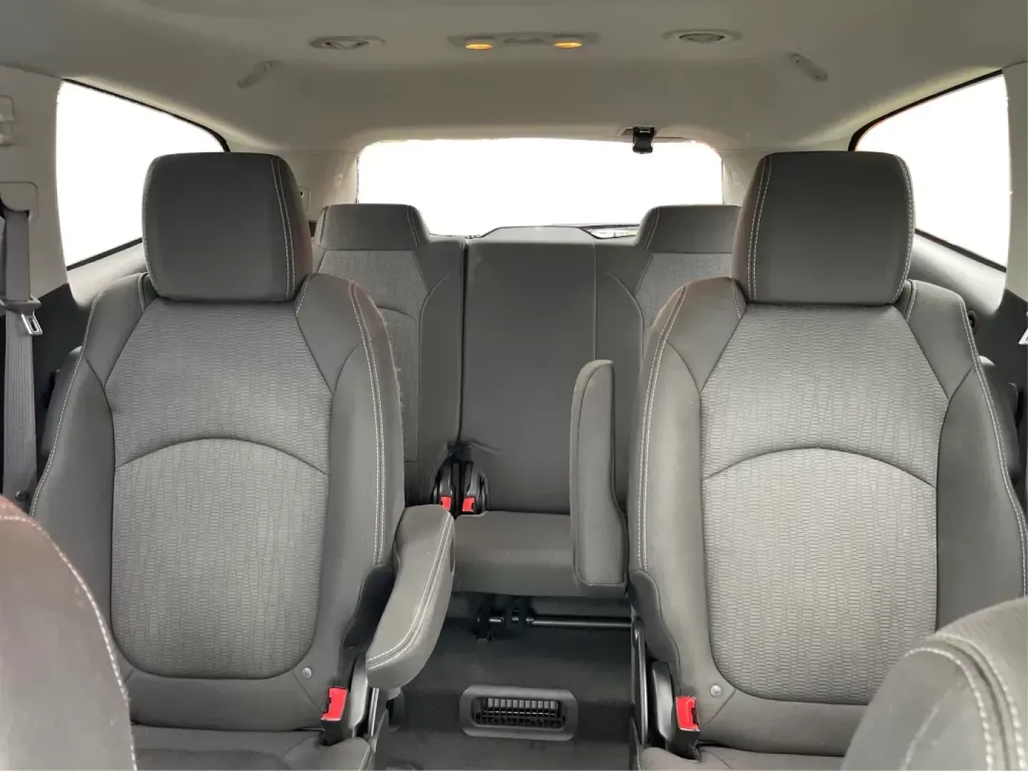2015 Chevrolet Traverse 1LT (1GNKVGKD8FJ) with an 3.6L V-6 gasoline direct injection engine, located at 1184 Kauffman Ave, Fairborn, OH, 45324, (937) 908-9800, 39.807072, -84.031563 - Photo#13