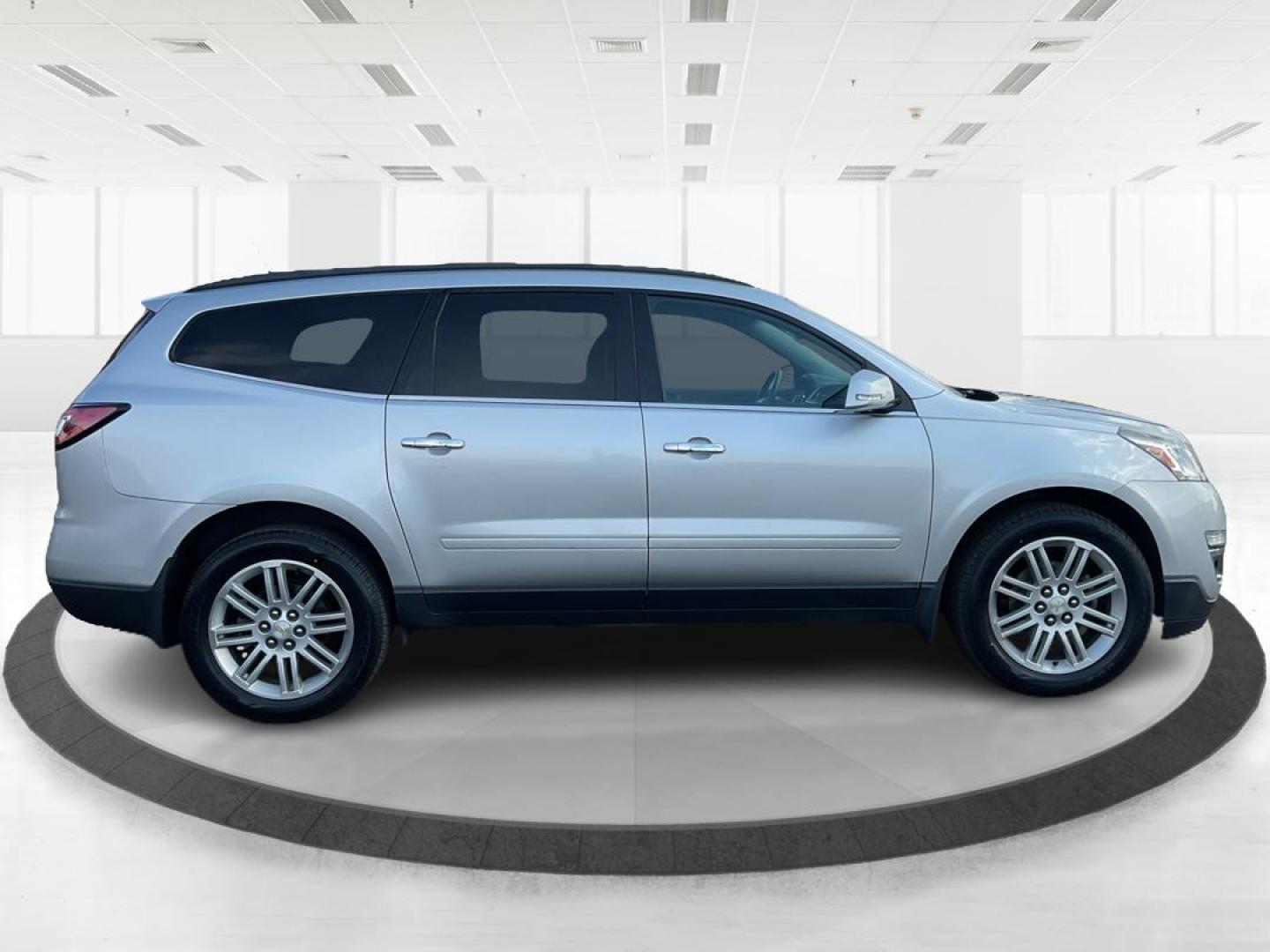2015 Chevrolet Traverse 1LT (1GNKVGKD9FJ) with an 3.6L V-6 gasoline direct injection engine, located at 401 Woodman Dr, Riverside, OH, 45431, (937) 908-9800, 39.761024, -84.120956 - Photo#1