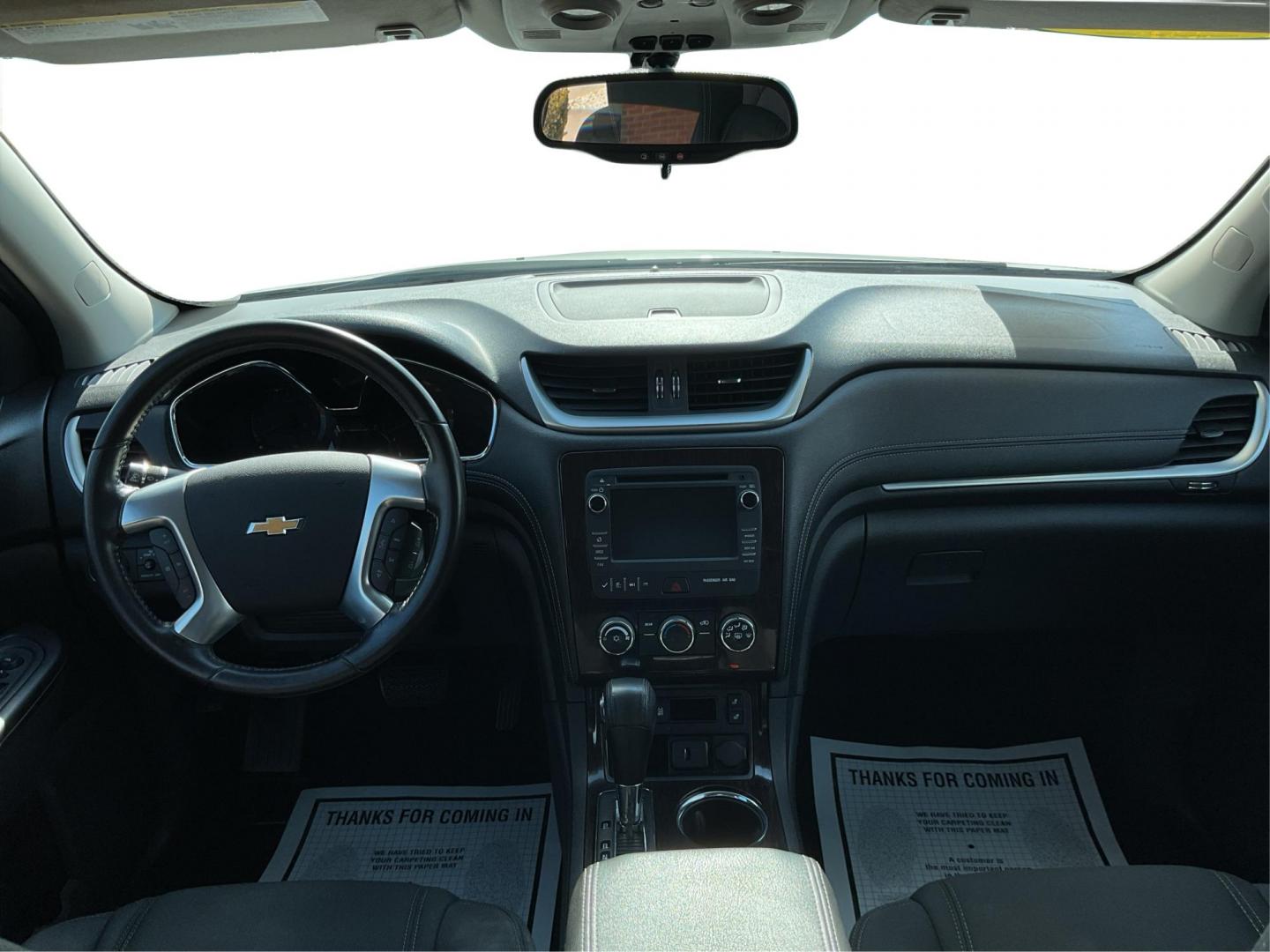 2015 Chevrolet Traverse 1LT (1GNKVGKD9FJ) with an 3.6L V-6 gasoline direct injection engine, located at 401 Woodman Dr, Riverside, OH, 45431, (937) 908-9800, 39.761024, -84.120956 - Photo#19