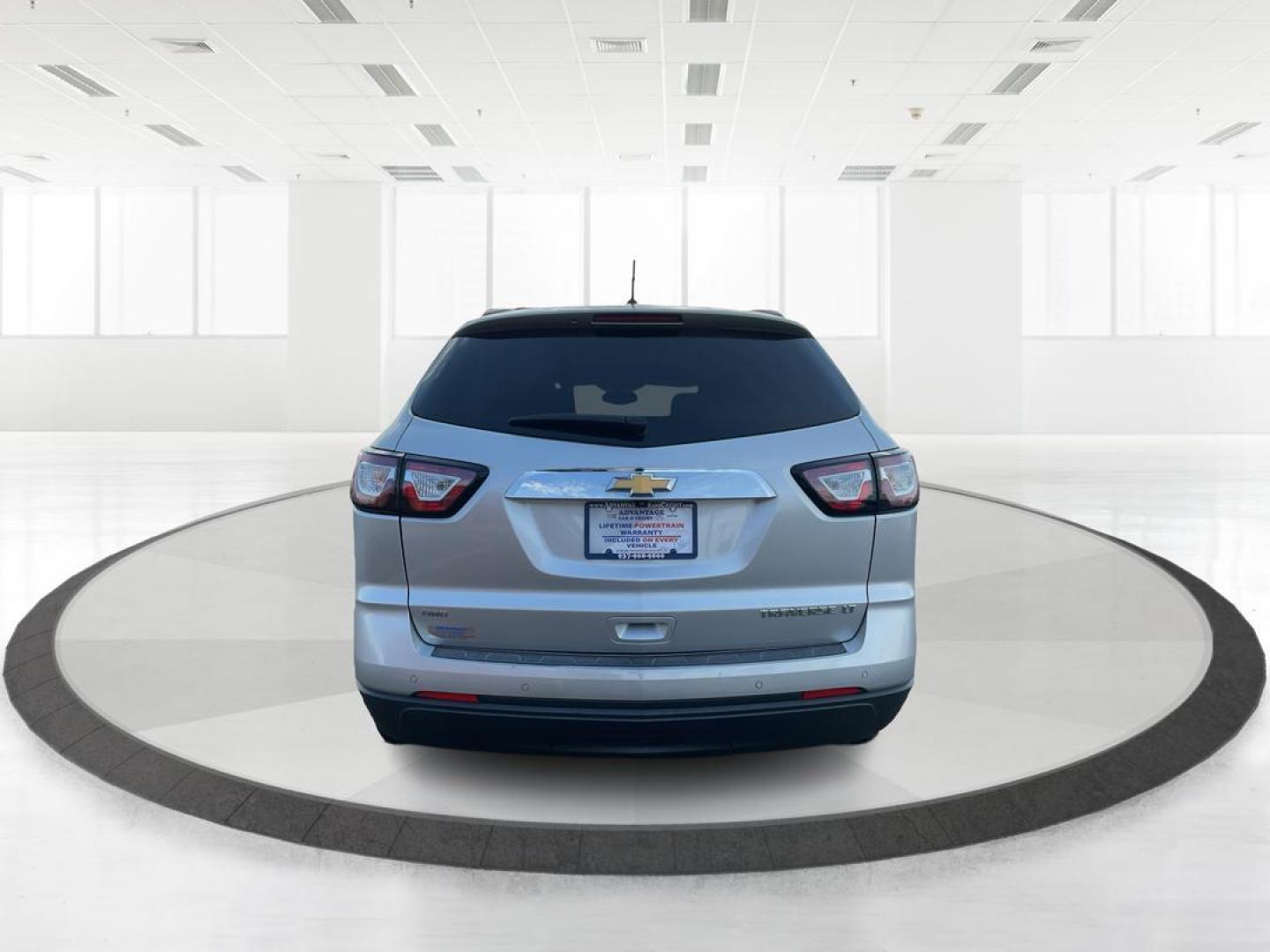2015 Chevrolet Traverse 1LT (1GNKVGKD9FJ) with an 3.6L V-6 gasoline direct injection engine, located at 401 Woodman Dr, Riverside, OH, 45431, (937) 908-9800, 39.761024, -84.120956 - Photo#3