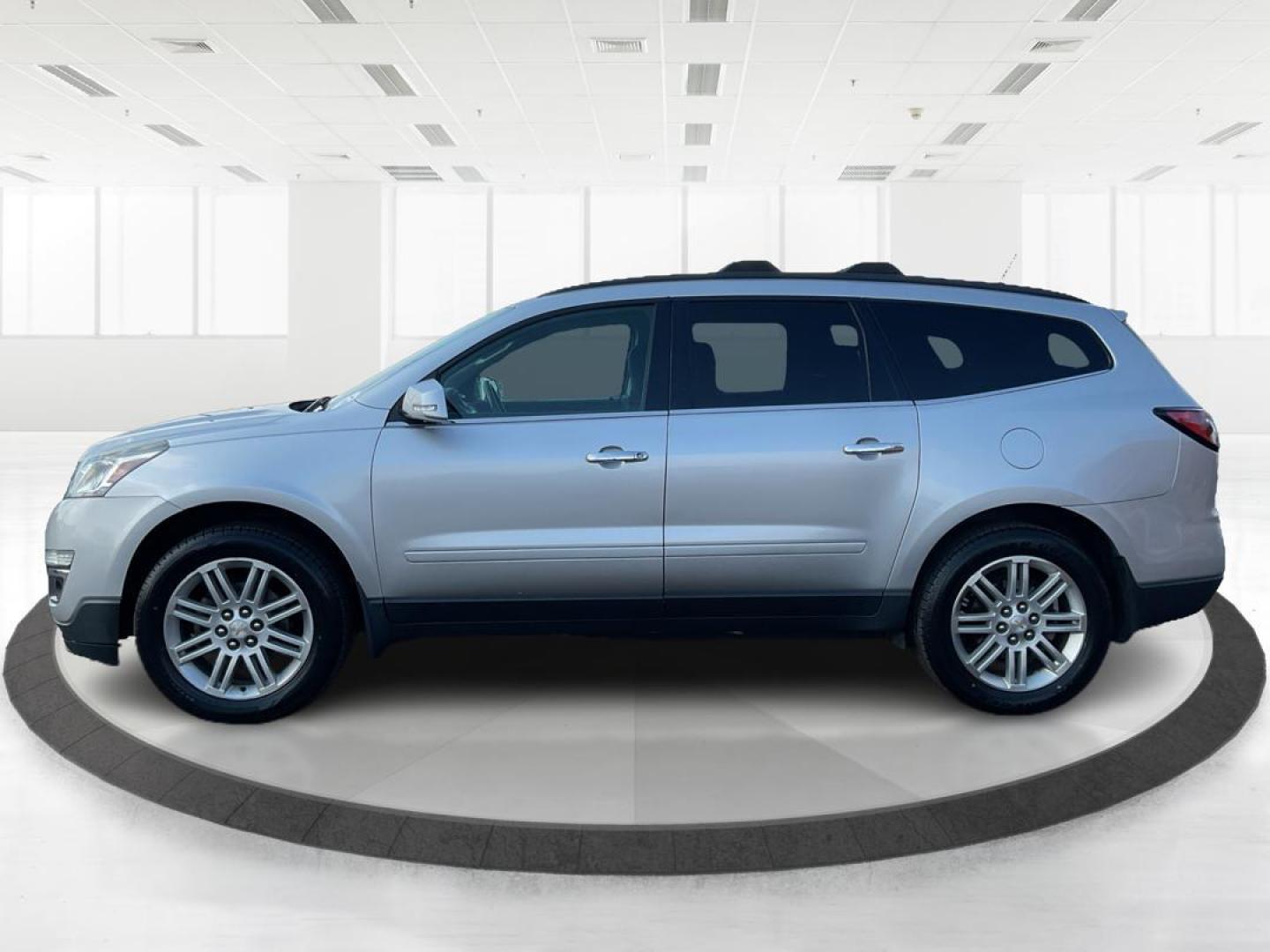 2015 Chevrolet Traverse 1LT (1GNKVGKD9FJ) with an 3.6L V-6 gasoline direct injection engine, located at 401 Woodman Dr, Riverside, OH, 45431, (937) 908-9800, 39.761024, -84.120956 - Photo#5