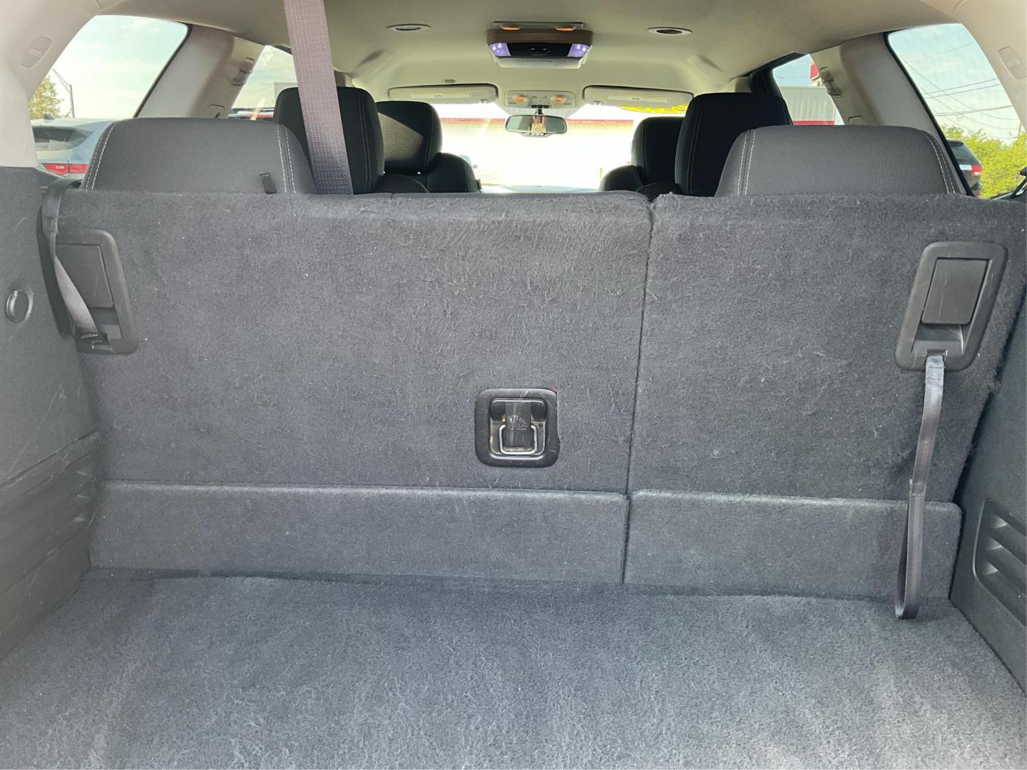 2015 Chevrolet Traverse 2LT (1GNKRHKD0FJ) with an 3.6L V-6 gasoline direct injection engine, located at 1099 N County Rd 25A , Troy, OH, 45373, (937) 908-9800, 40.057041, -84.215462 - Photo#10
