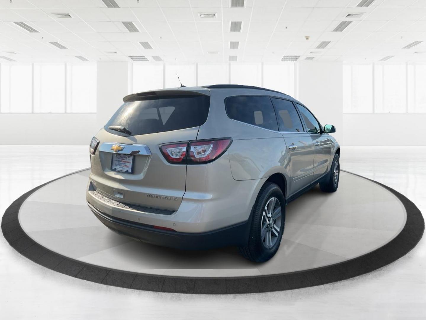 2015 Chevrolet Traverse 2LT (1GNKRHKD0FJ) with an 3.6L V-6 gasoline direct injection engine, located at 1099 N County Rd 25A , Troy, OH, 45373, (937) 908-9800, 40.057041, -84.215462 - Photo#2