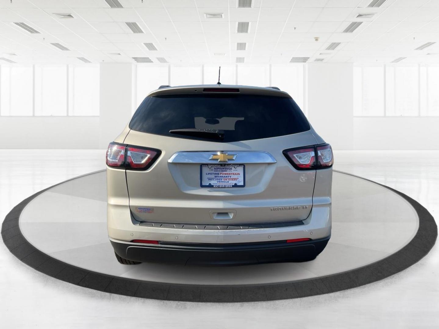2015 Chevrolet Traverse 2LT (1GNKRHKD0FJ) with an 3.6L V-6 gasoline direct injection engine, located at 1099 N County Rd 25A , Troy, OH, 45373, (937) 908-9800, 40.057041, -84.215462 - Photo#3