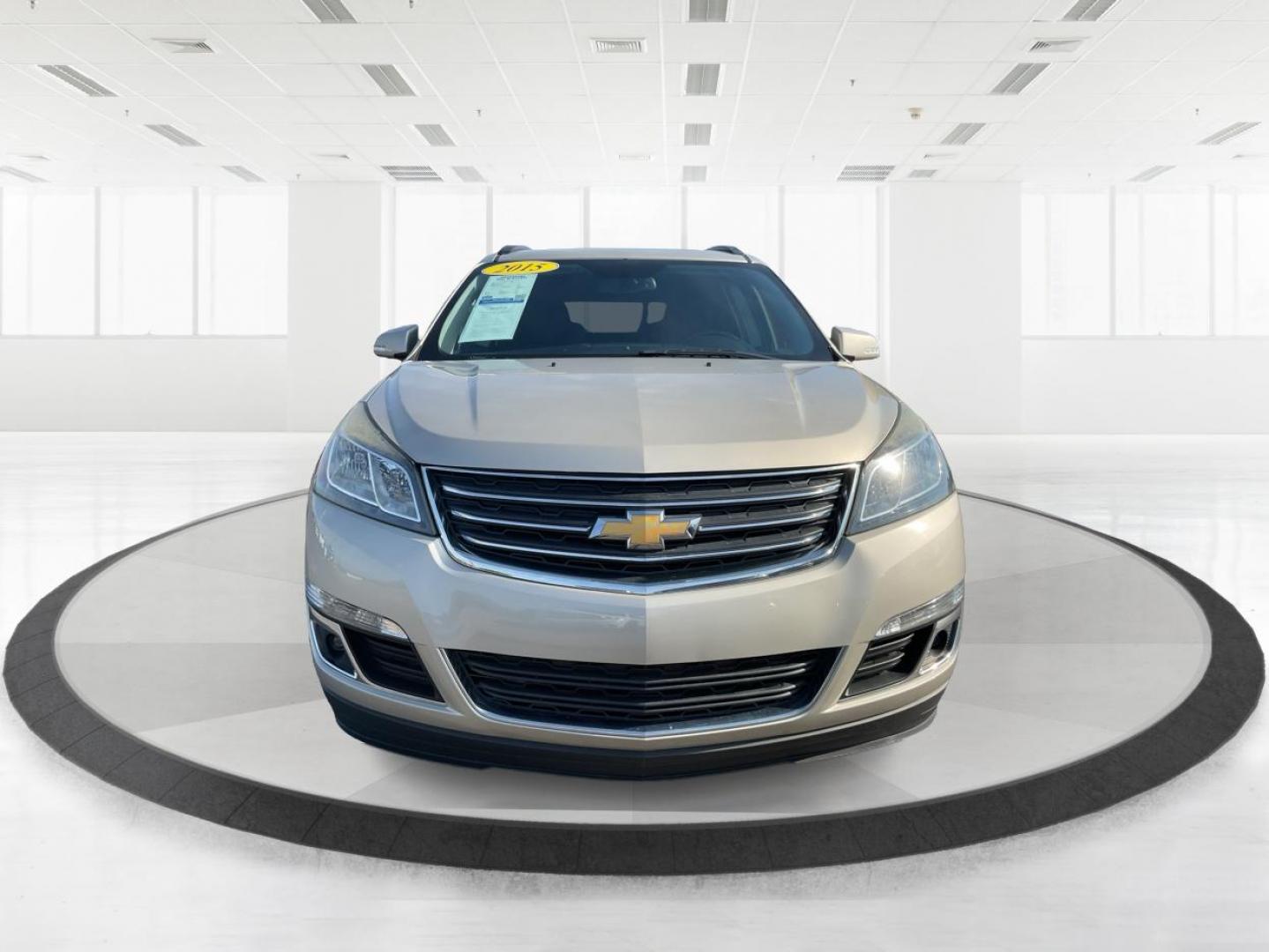 2015 Chevrolet Traverse 2LT (1GNKRHKD0FJ) with an 3.6L V-6 gasoline direct injection engine, located at 1099 N County Rd 25A , Troy, OH, 45373, (937) 908-9800, 40.057041, -84.215462 - Photo#6
