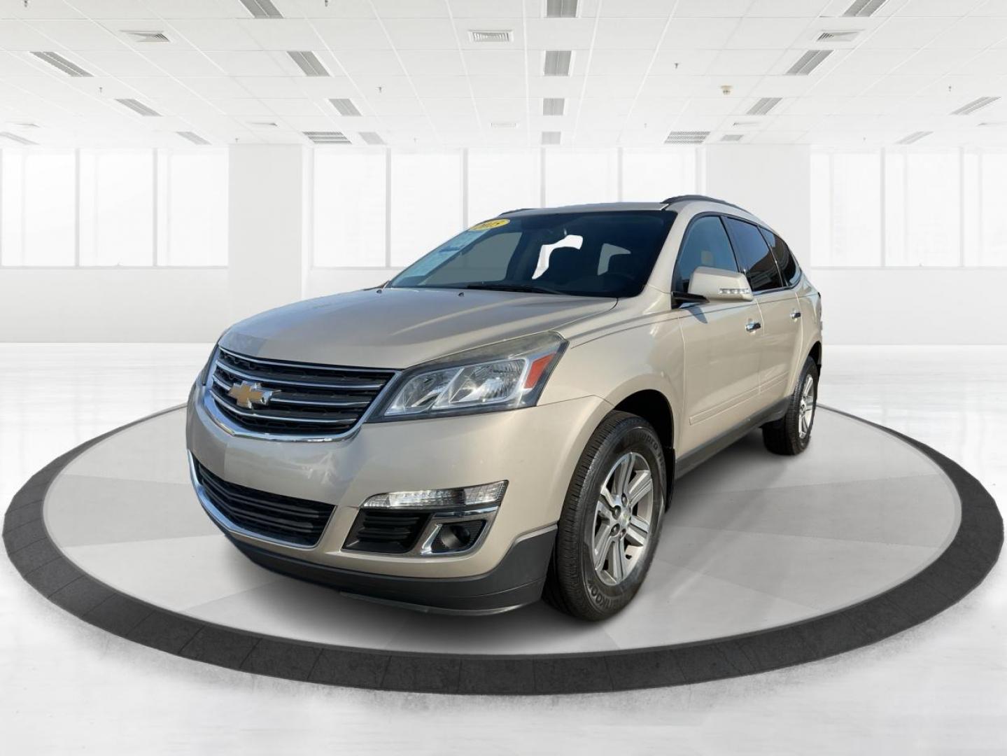 2015 Chevrolet Traverse 2LT (1GNKRHKD0FJ) with an 3.6L V-6 gasoline direct injection engine, located at 1099 N County Rd 25A , Troy, OH, 45373, (937) 908-9800, 40.057041, -84.215462 - Photo#7