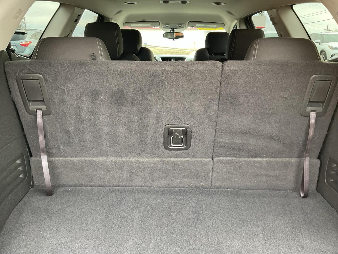 2015 Chevrolet Traverse 1LT (1GNKVGKD3FJ) with an 3.6L V-6 gasoline direct injection engine, located at 1951 S Dayton Lakeview Rd., New Carlisle, OH, 45344, (937) 908-9800, 39.890999, -84.050255 - Photo#11