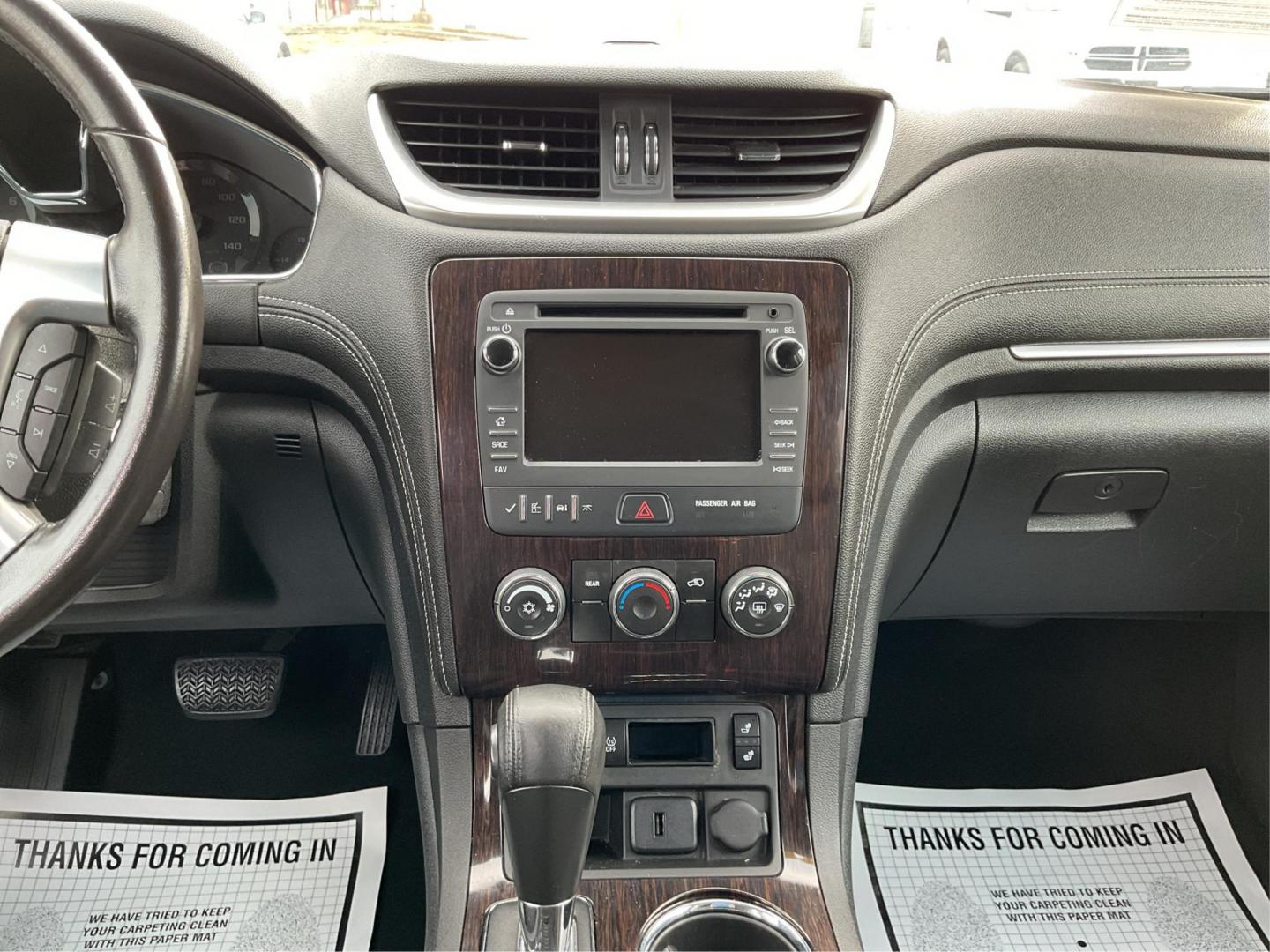 2015 Chevrolet Traverse 1LT (1GNKVGKD3FJ) with an 3.6L V-6 gasoline direct injection engine, located at 1951 S Dayton Lakeview Rd., New Carlisle, OH, 45344, (937) 908-9800, 39.890999, -84.050255 - Photo#12