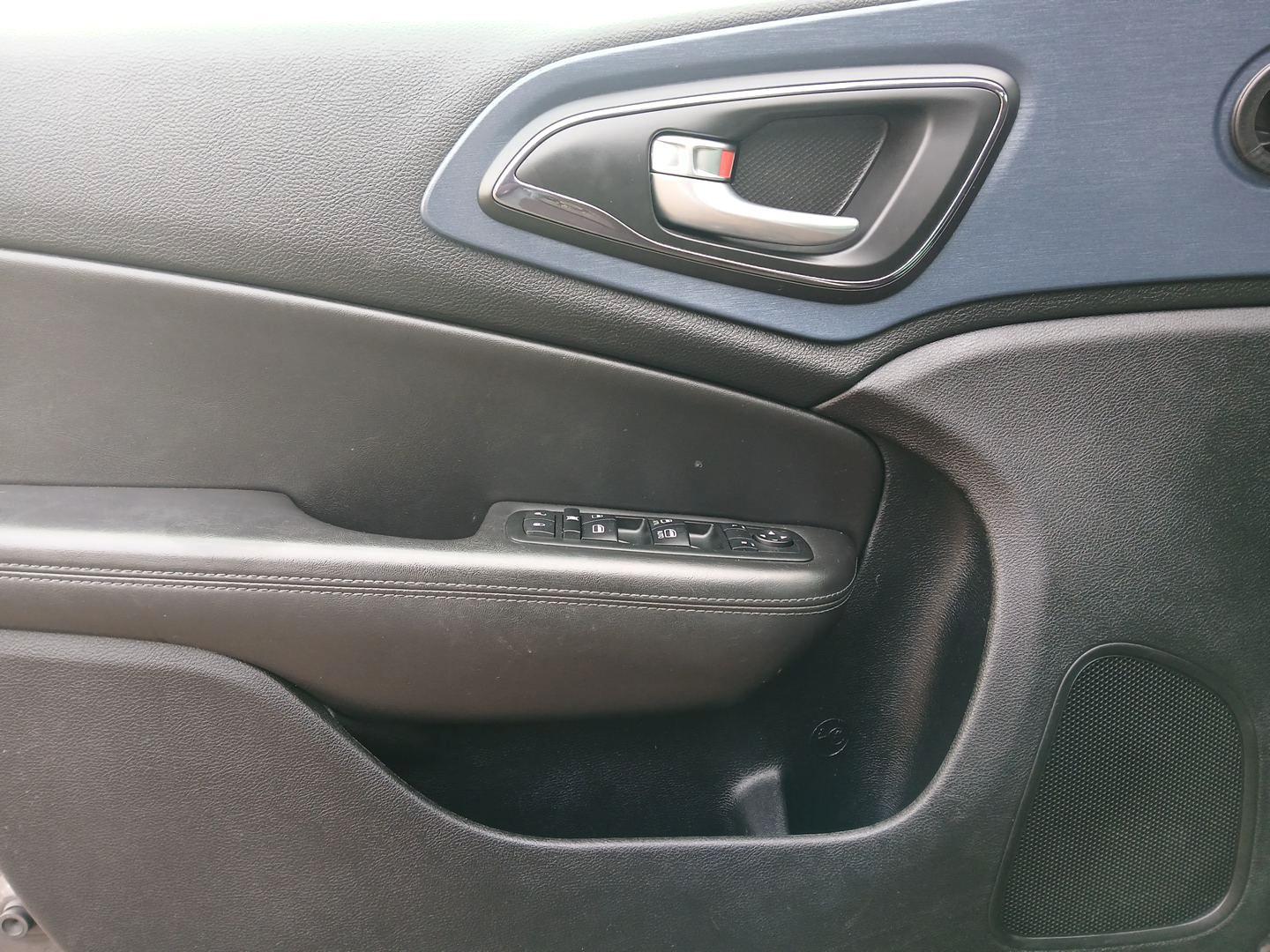 2015 Chrysler 200 S AWD (1C3CCCDG7FN) with an 3.6L V6 DOHC 24V FFV engine, 9-Speed Automatic transmission, located at 401 Woodman Dr, Riverside, OH, 45431, (937) 908-9800, 39.761024, -84.120956 - Photo#18