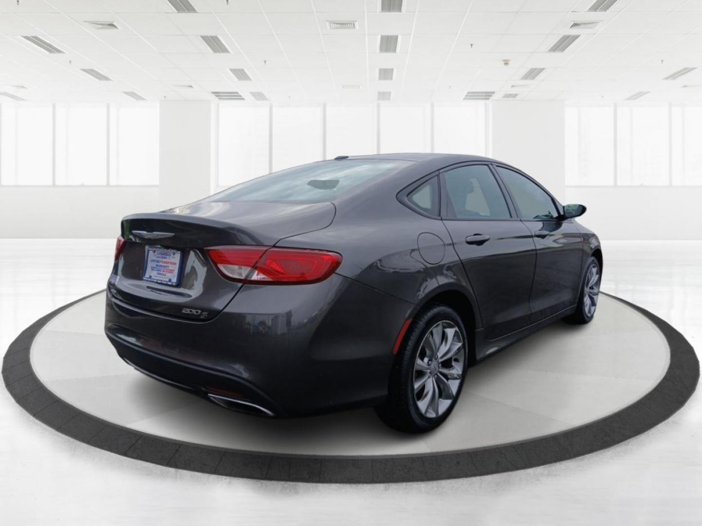 2015 Chrysler 200 S AWD (1C3CCCDG7FN) with an 3.6L V6 DOHC 24V FFV engine, 9-Speed Automatic transmission, located at 401 Woodman Dr, Riverside, OH, 45431, (937) 908-9800, 39.761024, -84.120956 - Photo#2